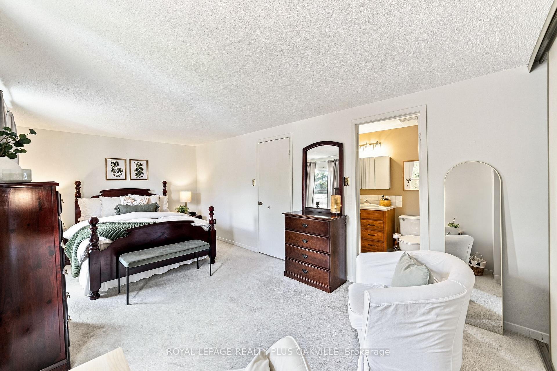 Photo 24 of 1221 Hedgestone Crescent, Oakville, Glen Abbey — HOMEH