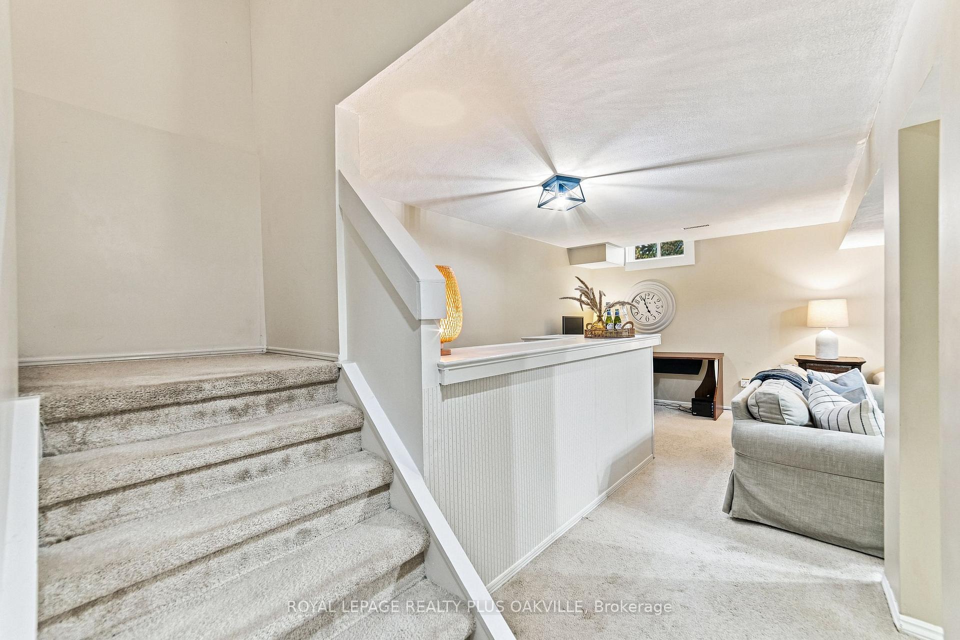 Photo 26 of 1221 Hedgestone Crescent, Oakville, Glen Abbey — HOMEH