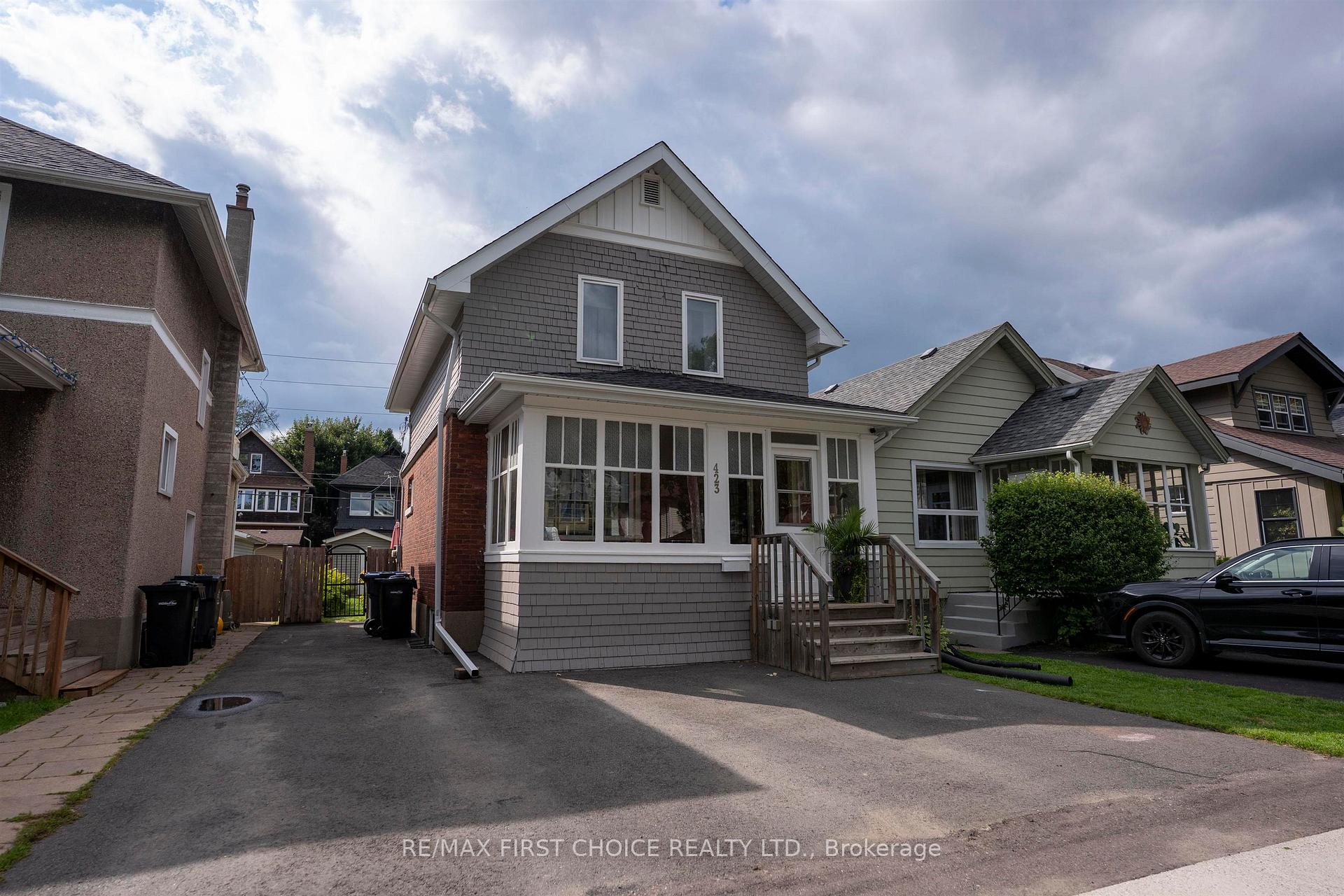Photo 2 of 423 Marks Street S, Thunder Bay, Hyde Park — HOMEH