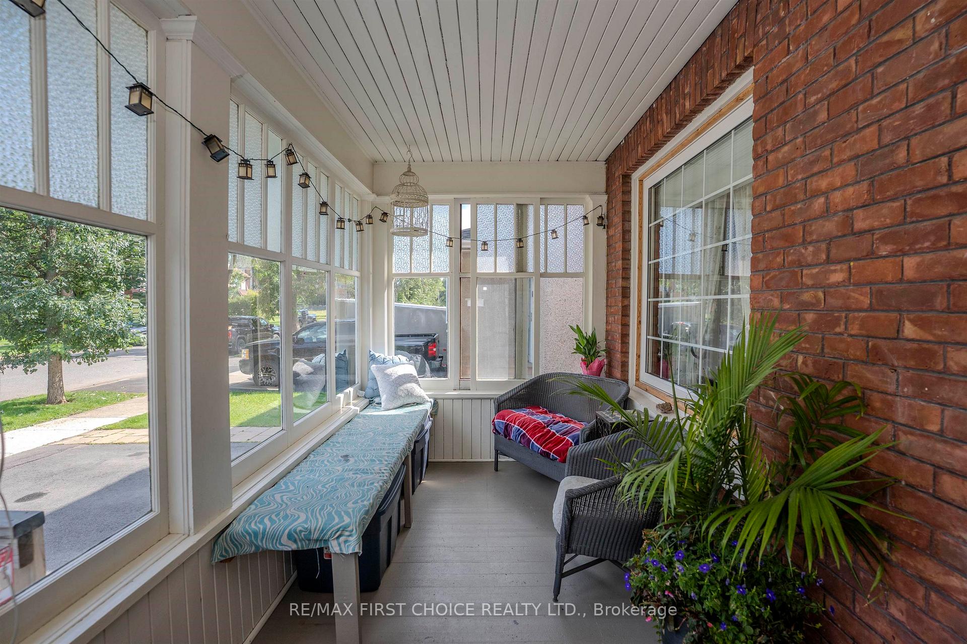 Photo 3 of 423 Marks Street S, Thunder Bay, Hyde Park — HOMEH