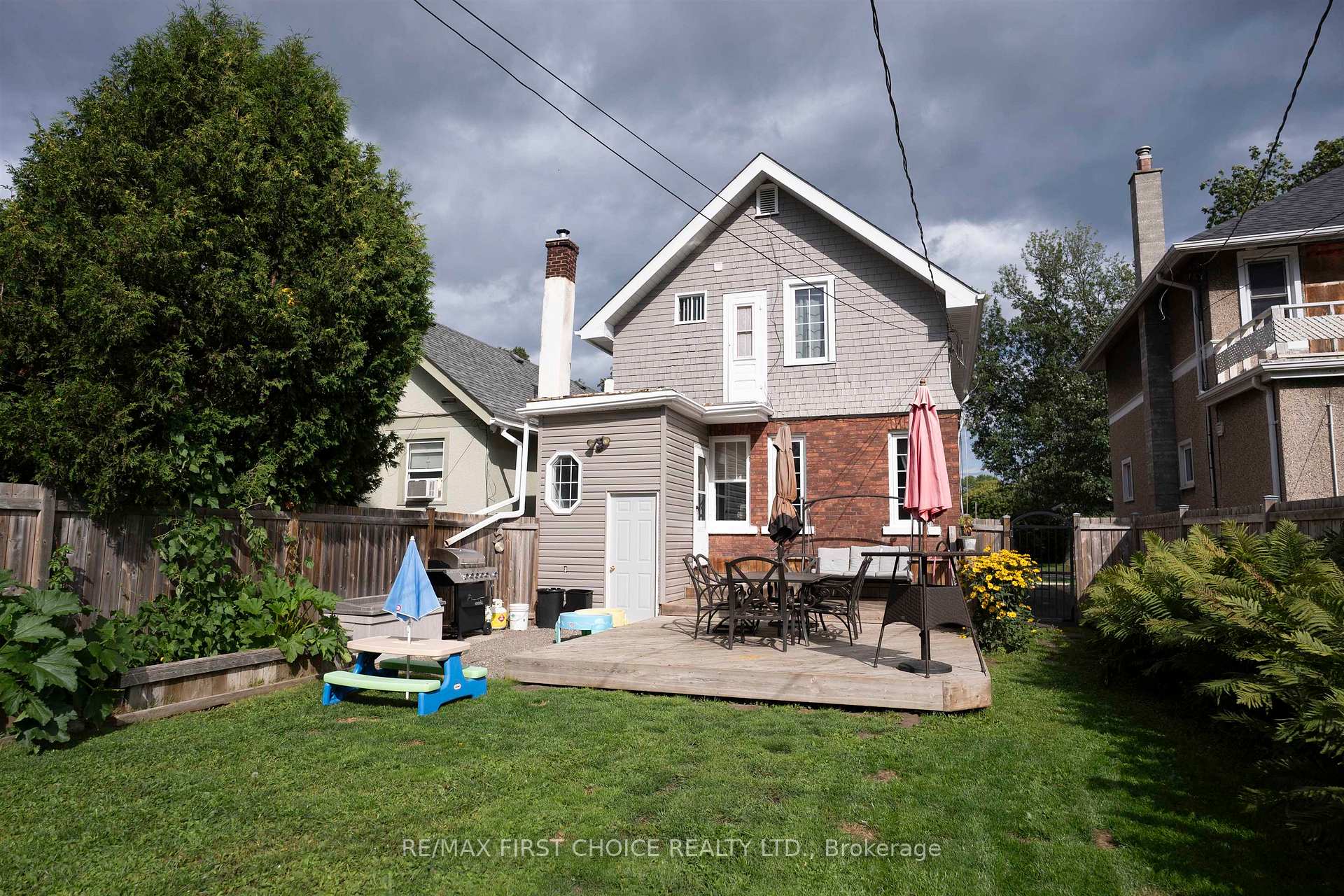 Photo 4 of 423 Marks Street S, Thunder Bay, Hyde Park — HOMEH