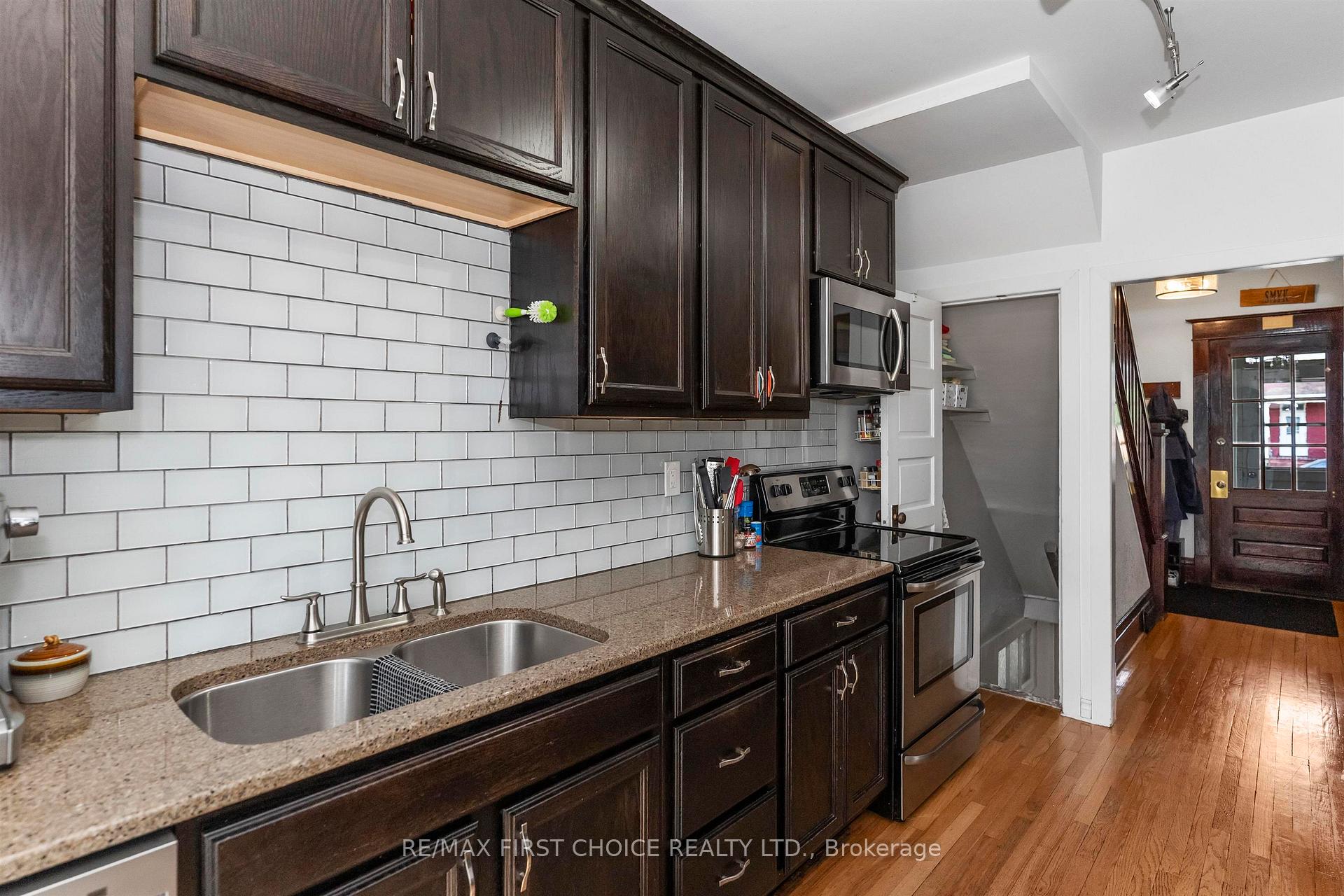 Photo 5 of 423 Marks Street S, Thunder Bay, Hyde Park — HOMEH