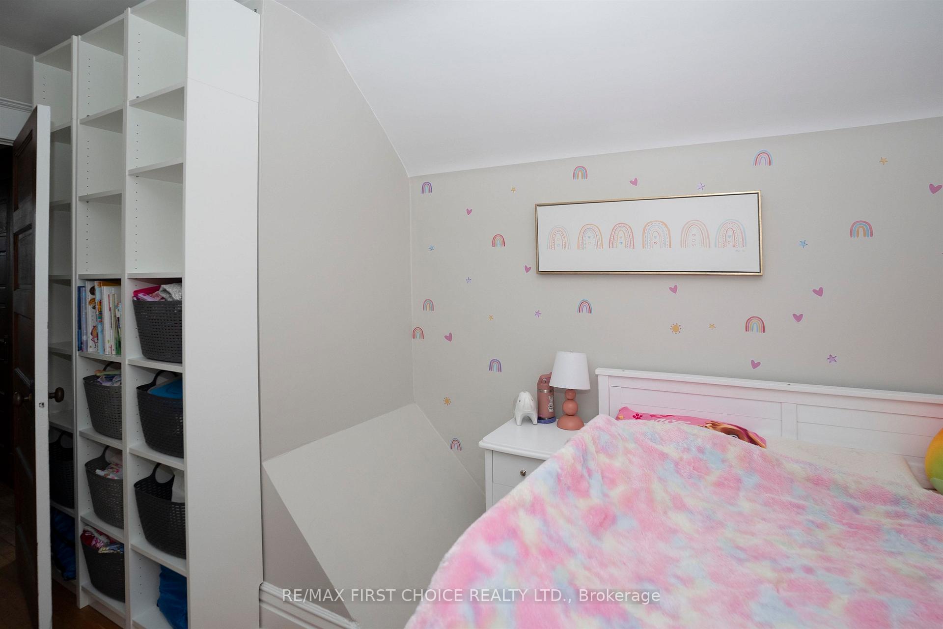 Photo 23 of 423 Marks Street S, Thunder Bay, Hyde Park — HOMEH