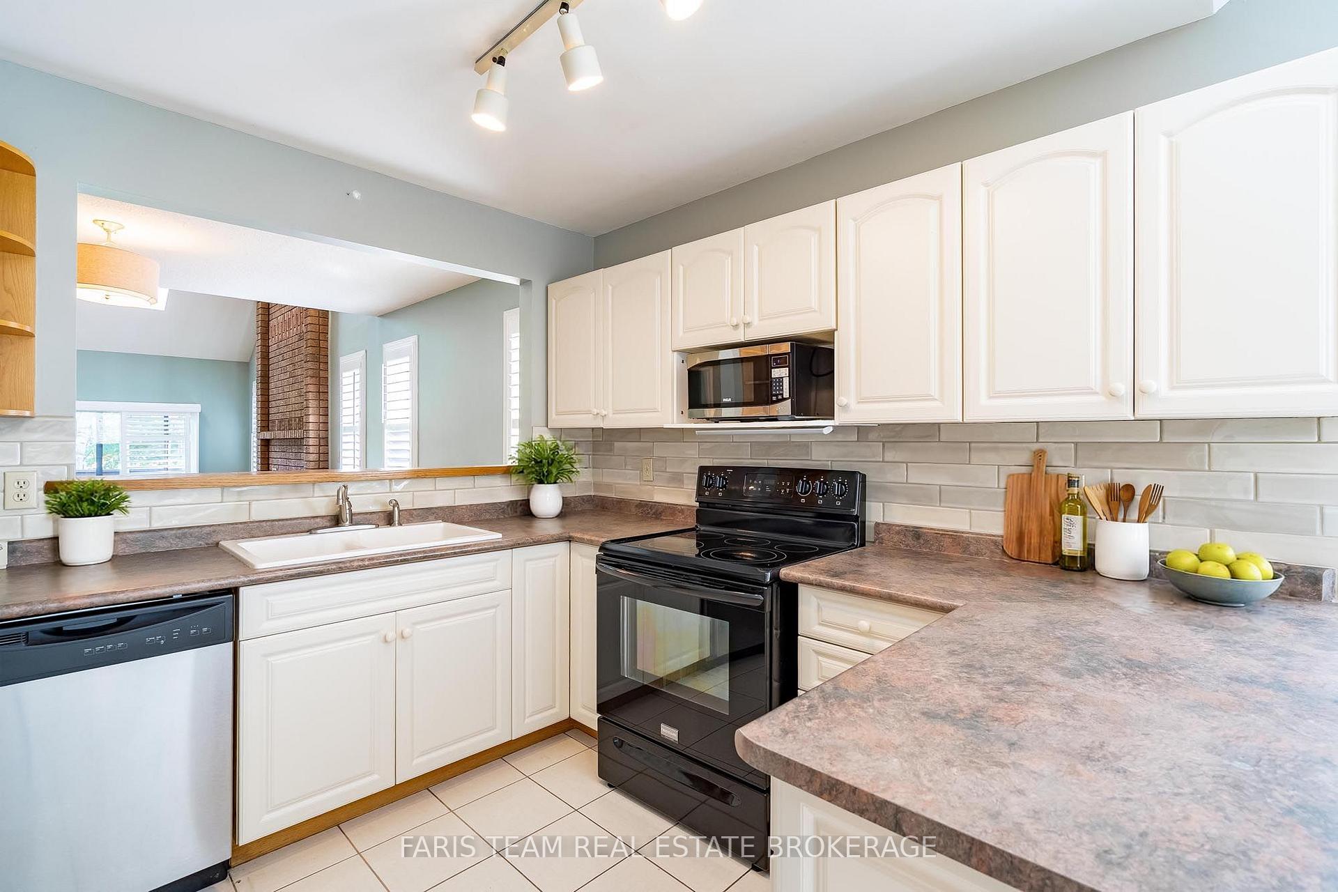 Photo 5 of 88 Green Briar Road, New Tecumseth, Rural New Tecumseth — HOMEH