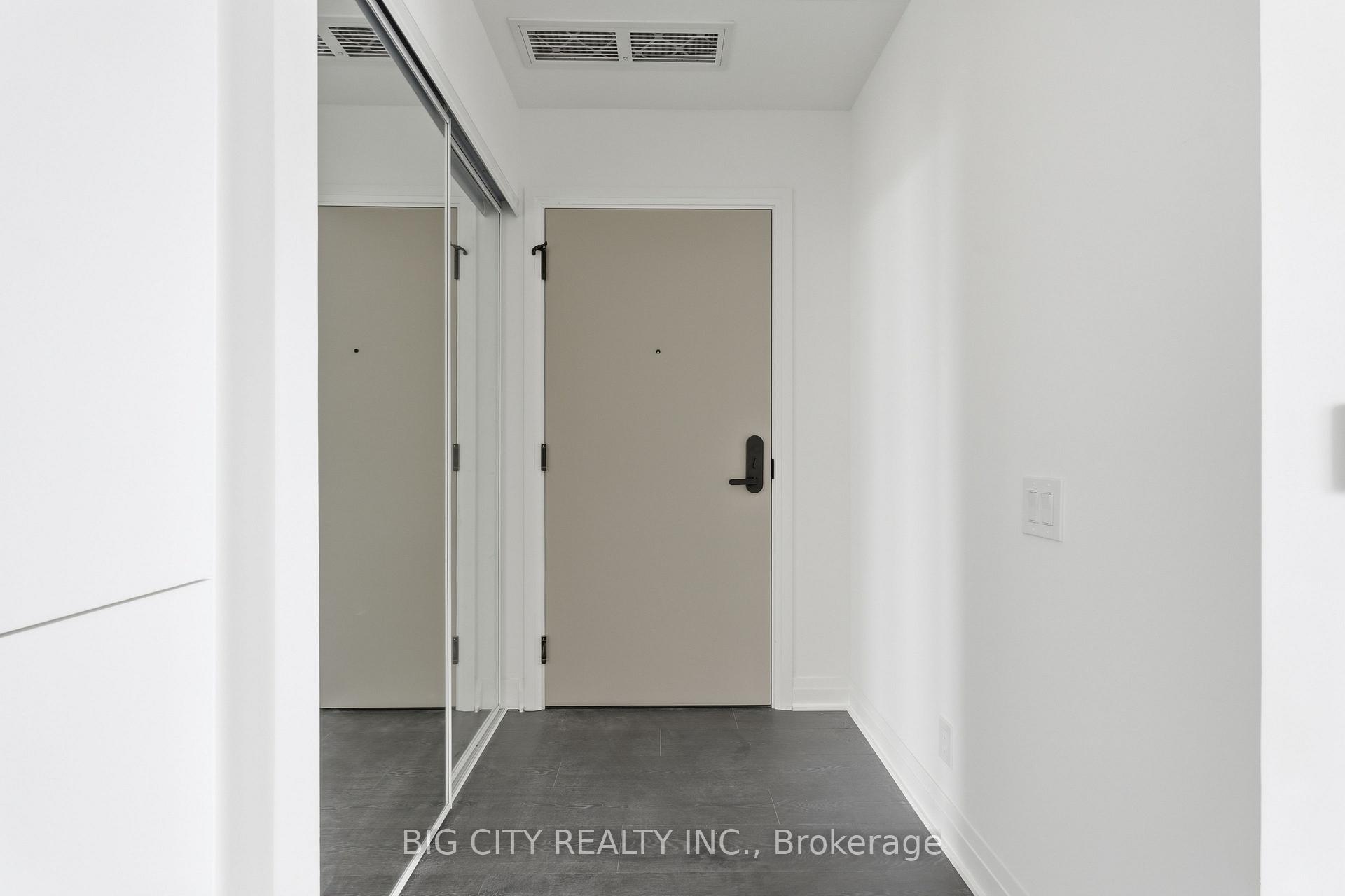 Photo 3 of Unit 1005, 25 Frederick Todd Way, Toronto, Thorncliffe Park — HOMEH