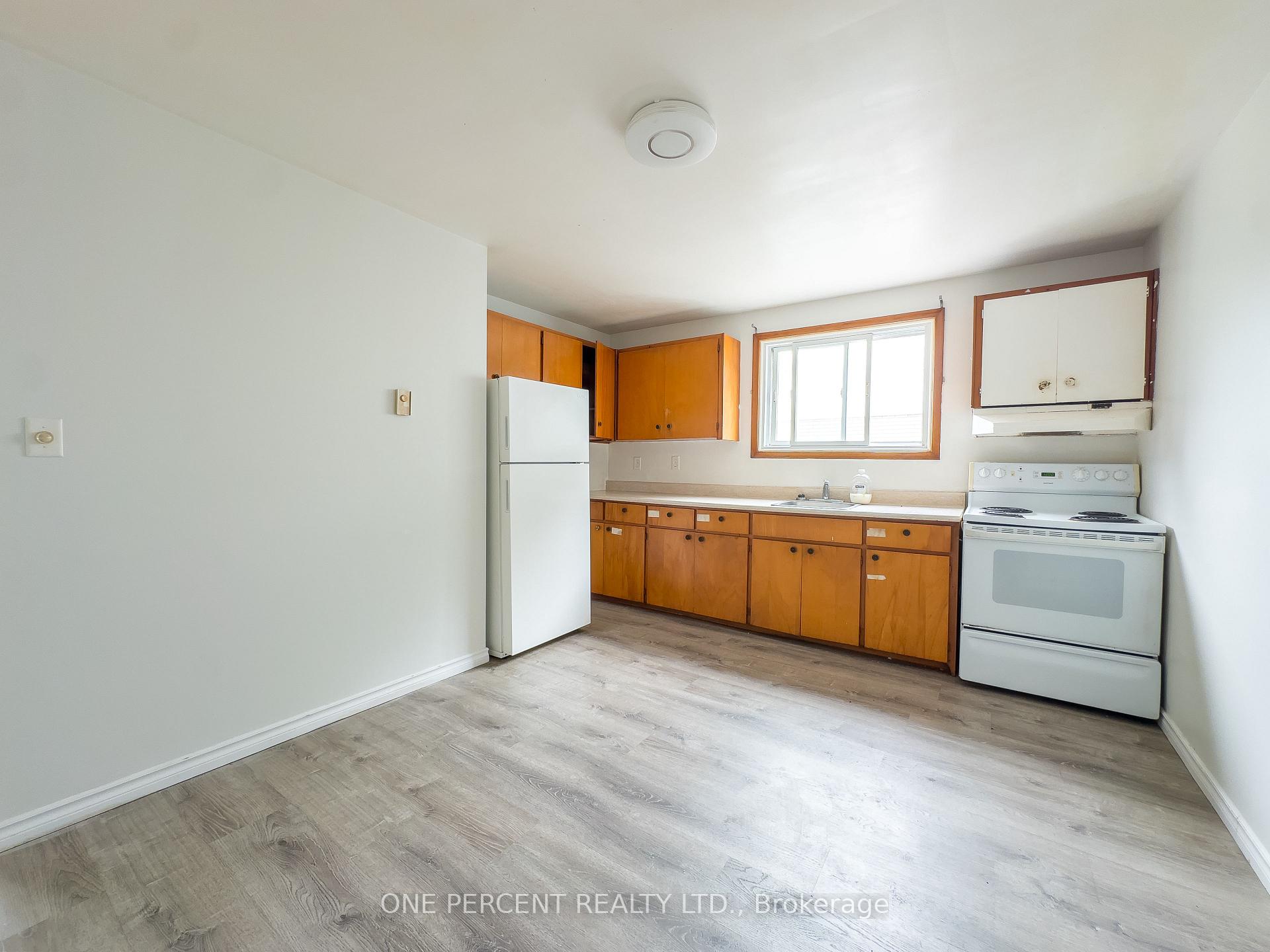 Photo 4 of 16 Daly Street, Kingston, Rideau — HOMEH