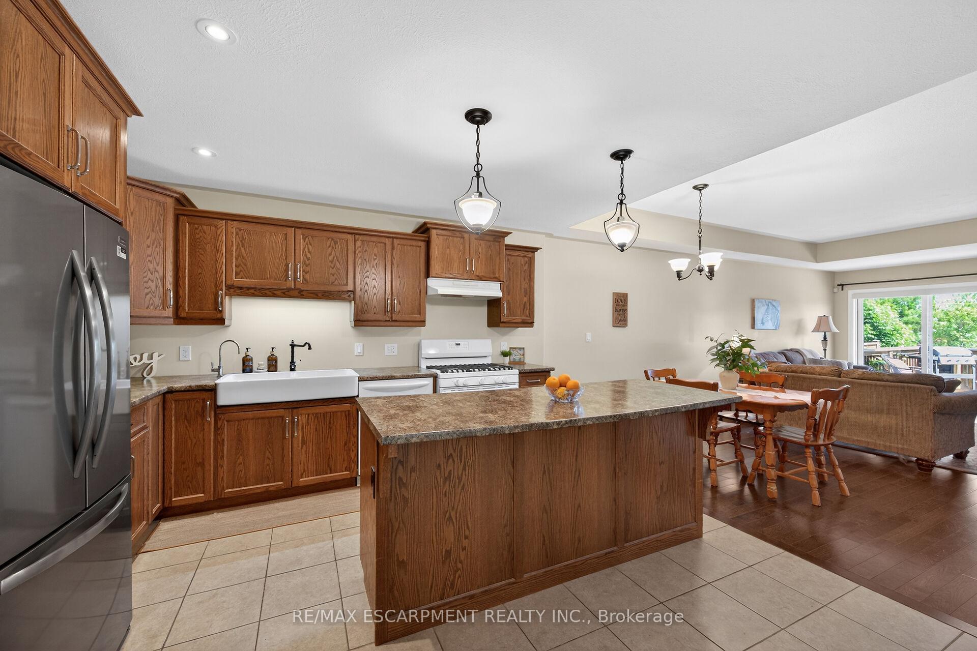 Photo 15 of 10 Emily Street, Haldimand — HOMEH