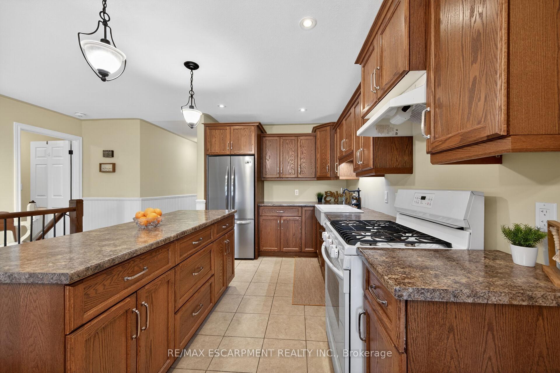 Photo 25 of 10 Emily Street, Haldimand — HOMEH
