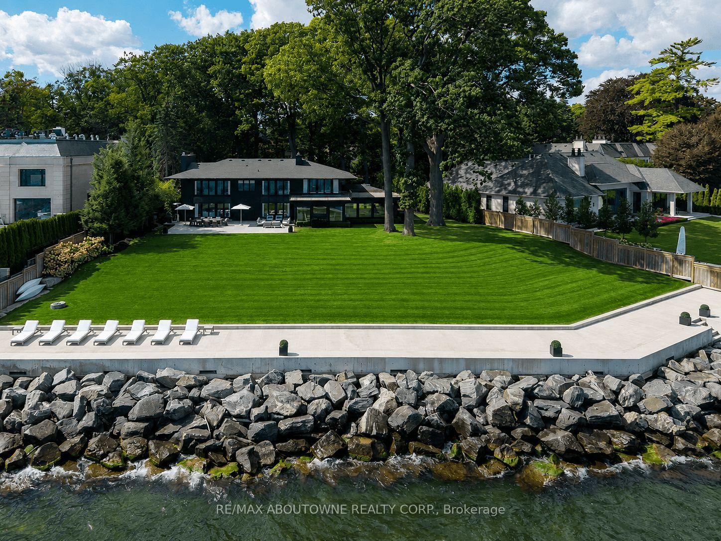 Photo 2 of 3 Ennisclare Drive E, Oakville, Morrison — HOMEH
