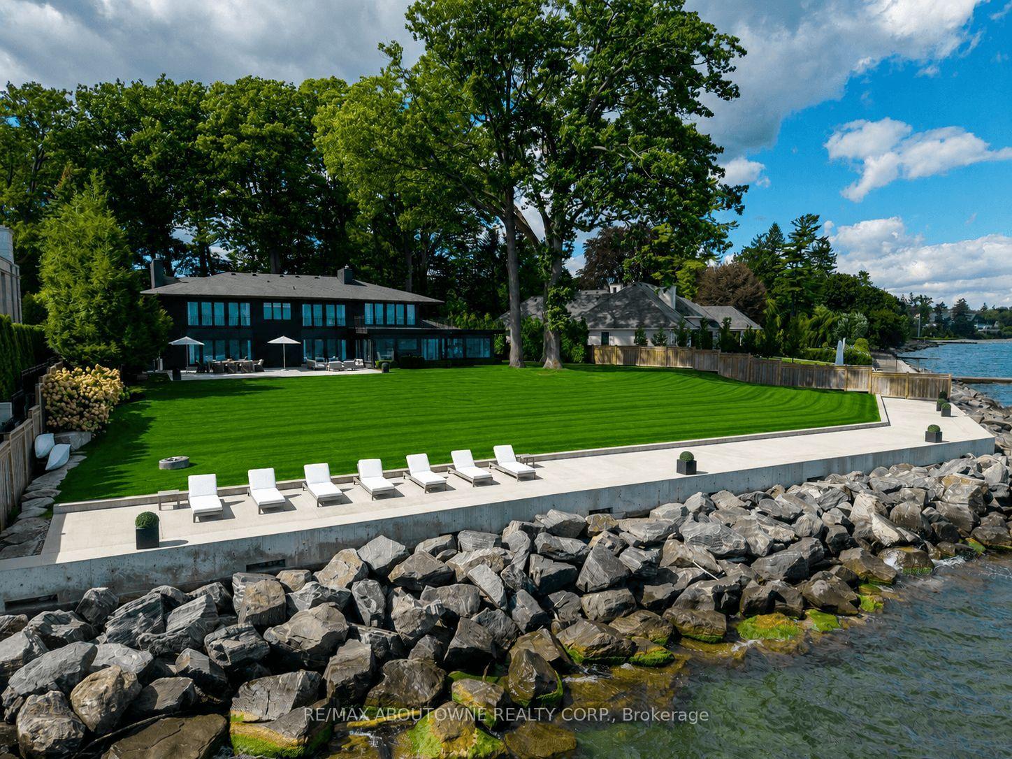 Photo 4 of 3 Ennisclare Drive E, Oakville, Morrison — HOMEH