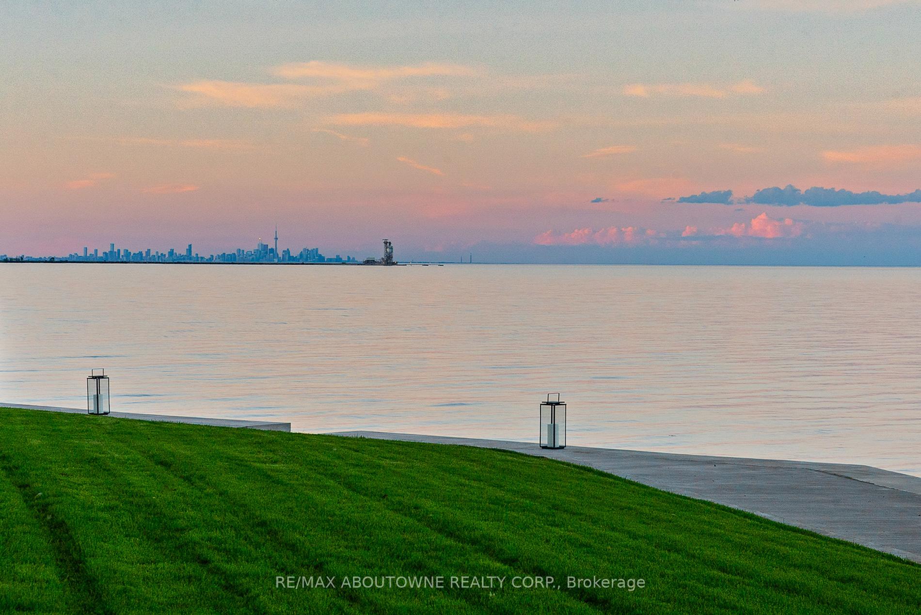 Photo 9 of 3 Ennisclare Drive E, Oakville, Morrison — HOMEH