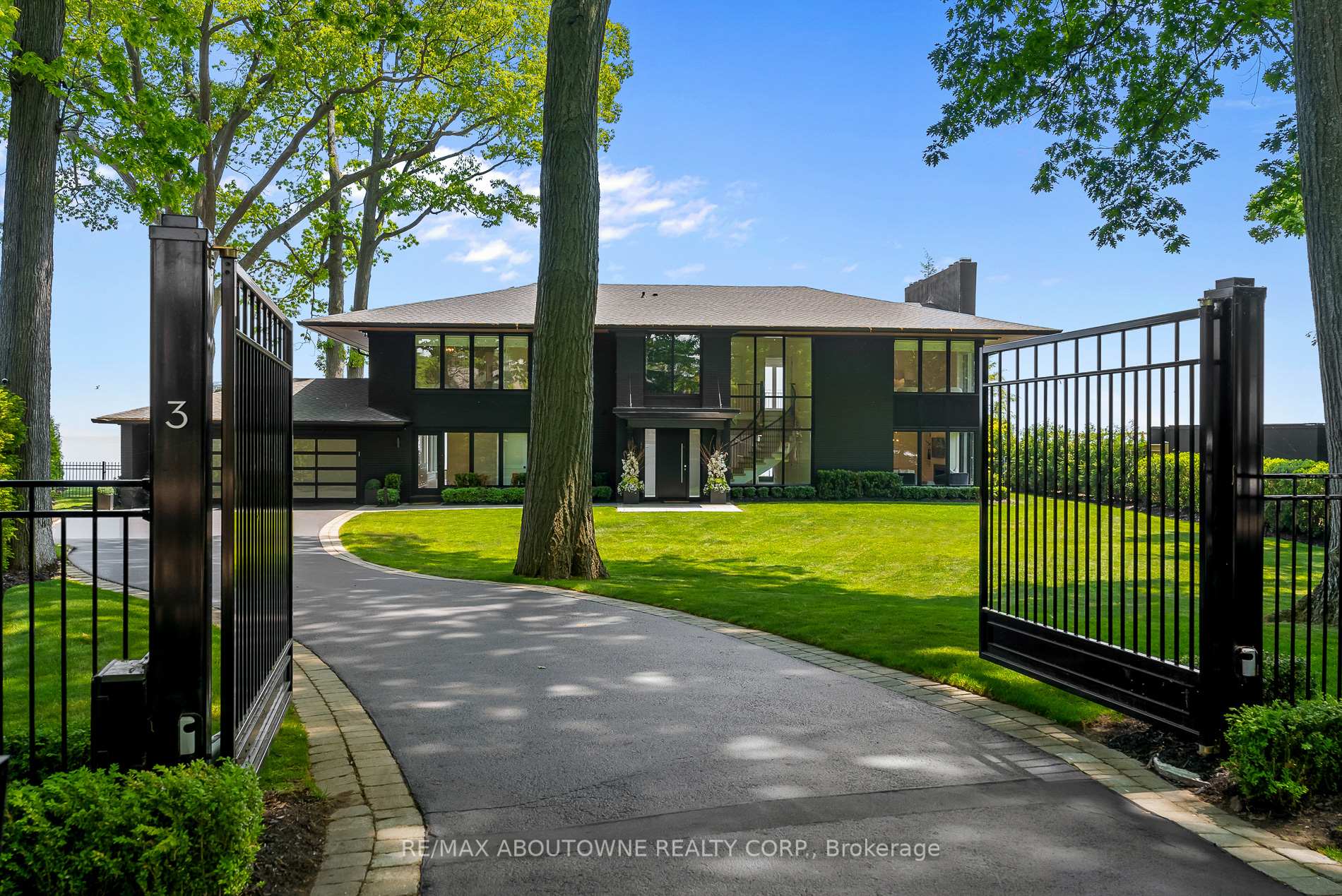 Photo 14 of 3 Ennisclare Drive E, Oakville, Morrison — HOMEH