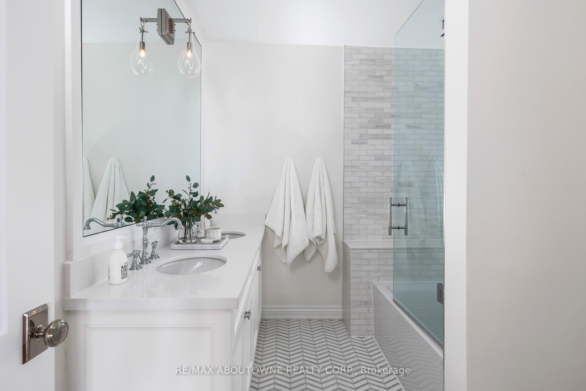 Photo 34 of 3 Ennisclare Drive E, Oakville, Morrison — HOMEH
