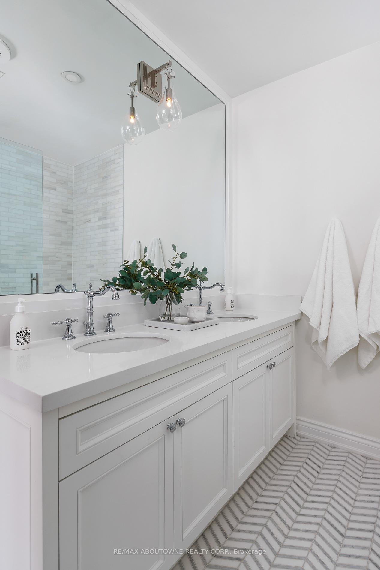 Photo 35 of 3 Ennisclare Drive E, Oakville, Morrison — HOMEH