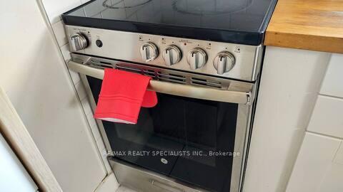 Photo 3 of Unit Apt 2, 1064 Barton Street, Hamilton, Crown Point — HOMEH