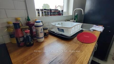 Photo 5 of Unit Apt 2, 1064 Barton Street, Hamilton, Crown Point — HOMEH