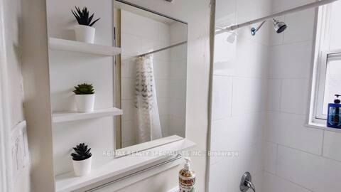 Photo 19 of Unit Apt 2, 1064 Barton Street, Hamilton, Crown Point — HOMEH