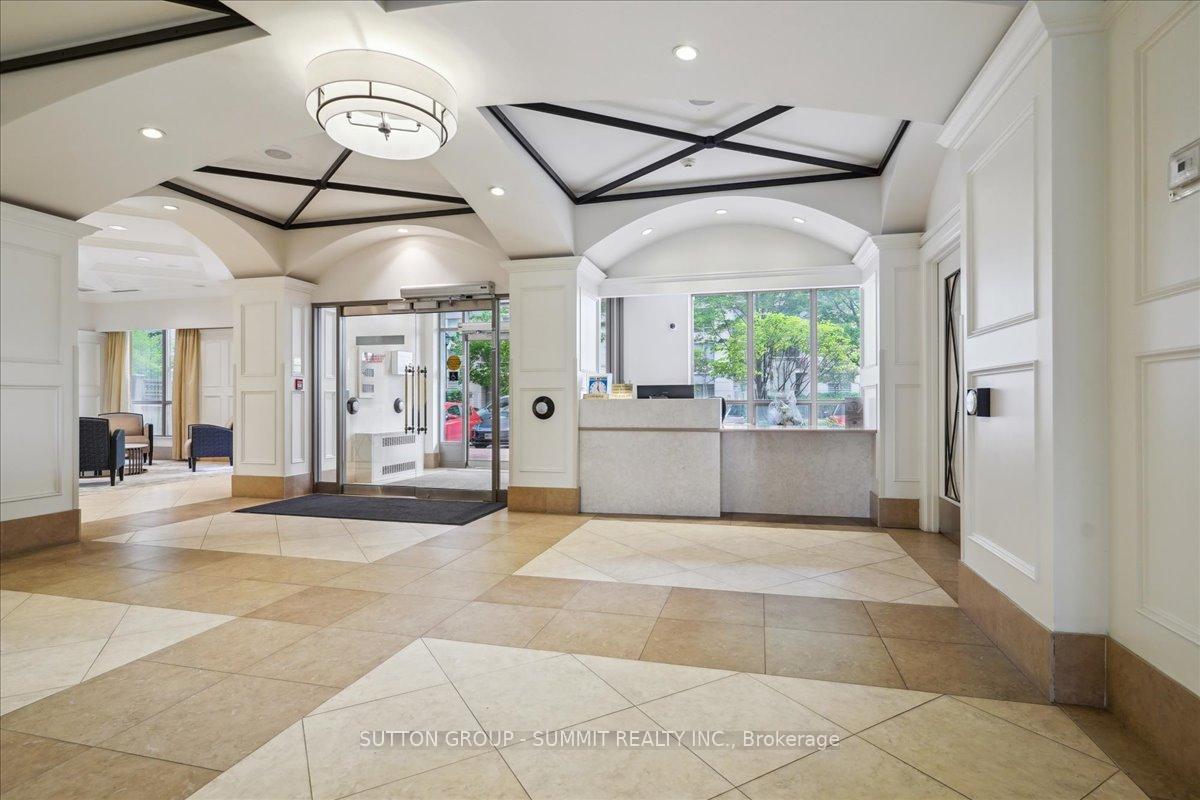 Photo 4 of Unit 511, 5229 Dundas Street W, Etobicoke, Islington-City Centre West — HOMEH