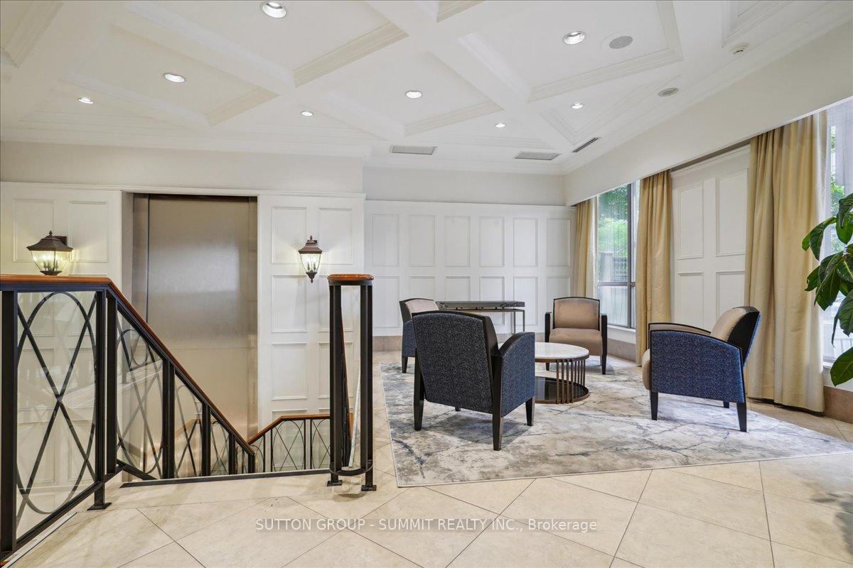 Photo 5 of Unit 511, 5229 Dundas Street W, Etobicoke, Islington-City Centre West — HOMEH