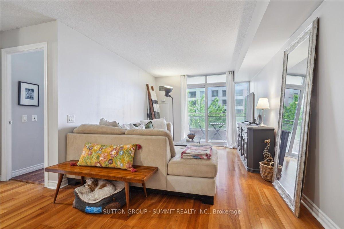 Photo 6 of Unit 511, 5229 Dundas Street W, Etobicoke, Islington-City Centre West — HOMEH