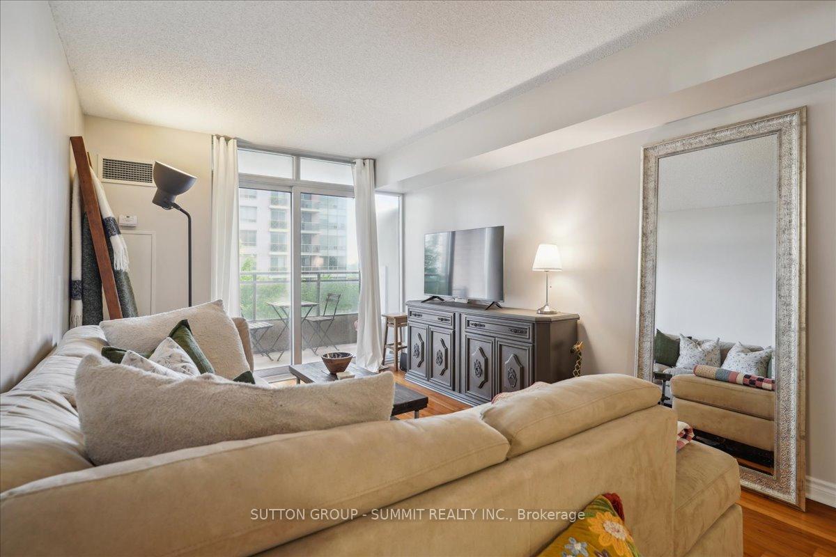 Photo 7 of Unit 511, 5229 Dundas Street W, Etobicoke, Islington-City Centre West — HOMEH