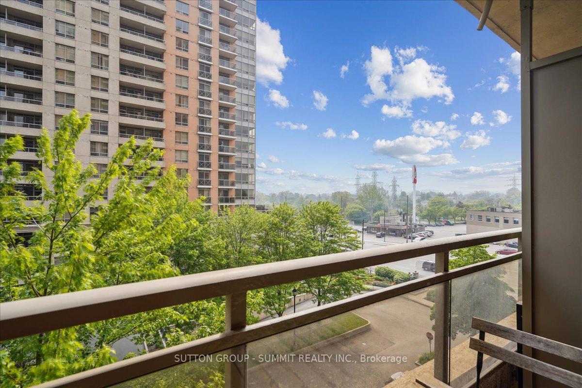 Photo 9 of Unit 511, 5229 Dundas Street W, Etobicoke, Islington-City Centre West — HOMEH