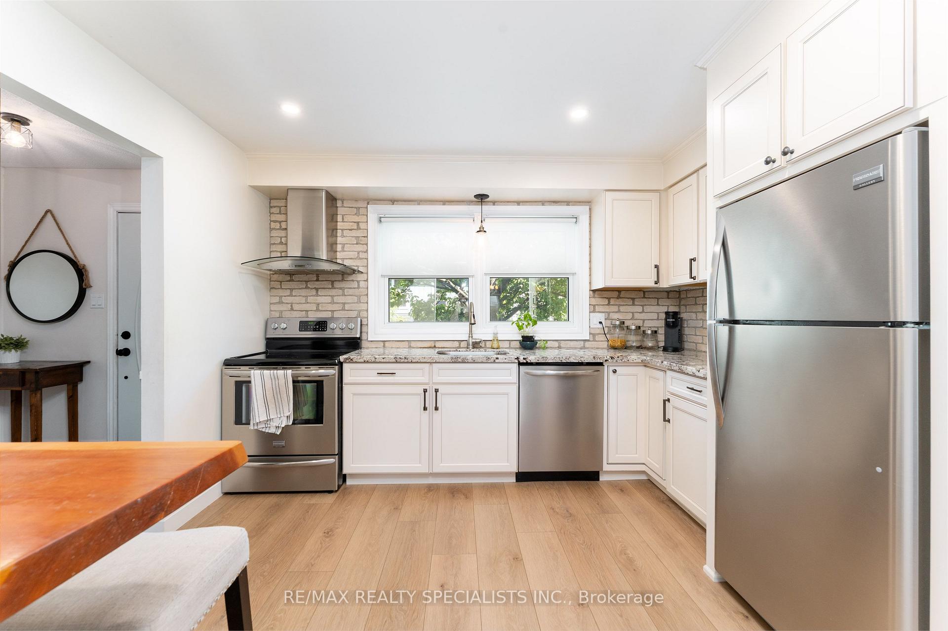 Photo 9 of Unit 3, 2230 Upper Middle Road, Burlington, Brant Hills — HOMEH