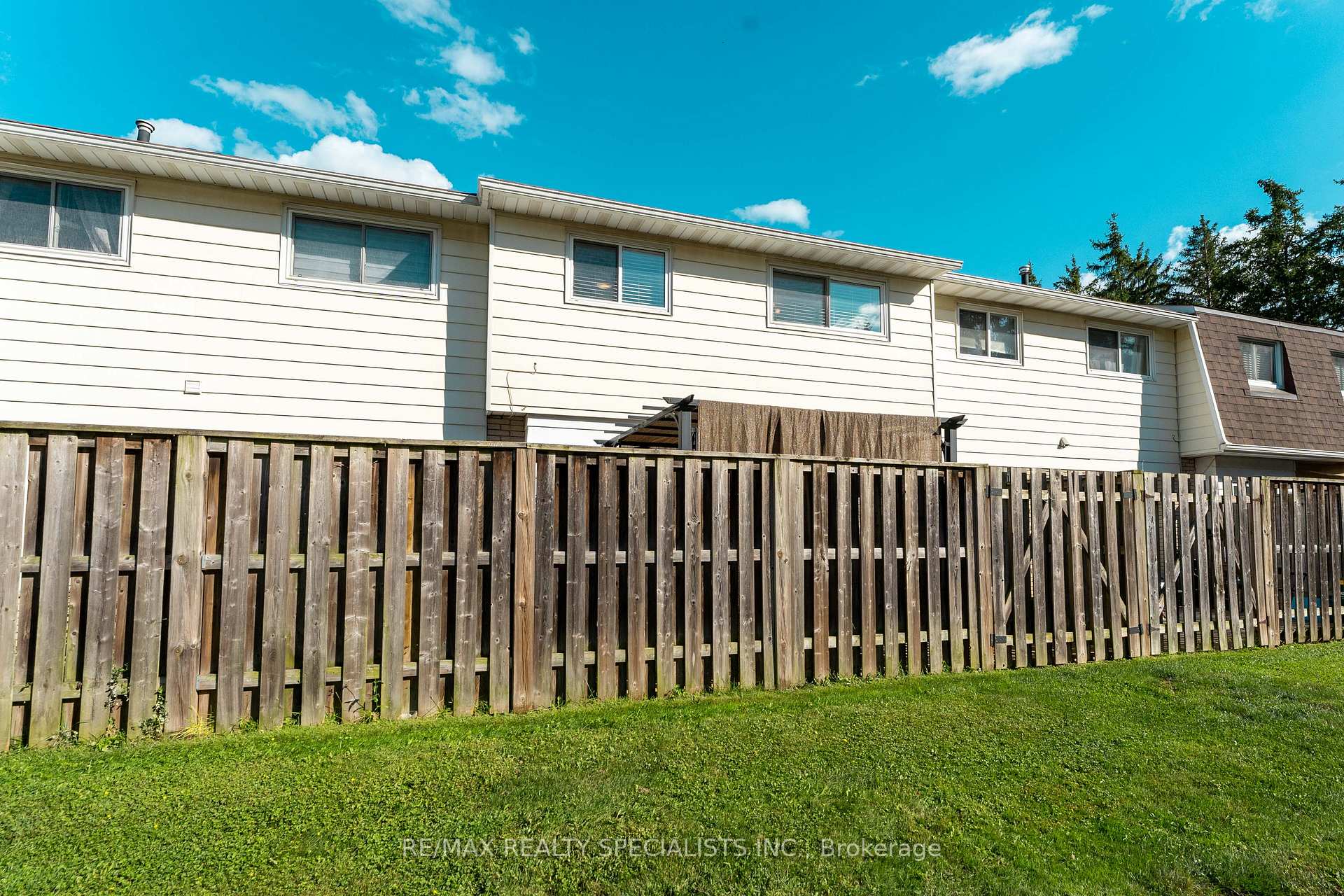Photo 38 of Unit 3, 2230 Upper Middle Road, Burlington, Brant Hills — HOMEH