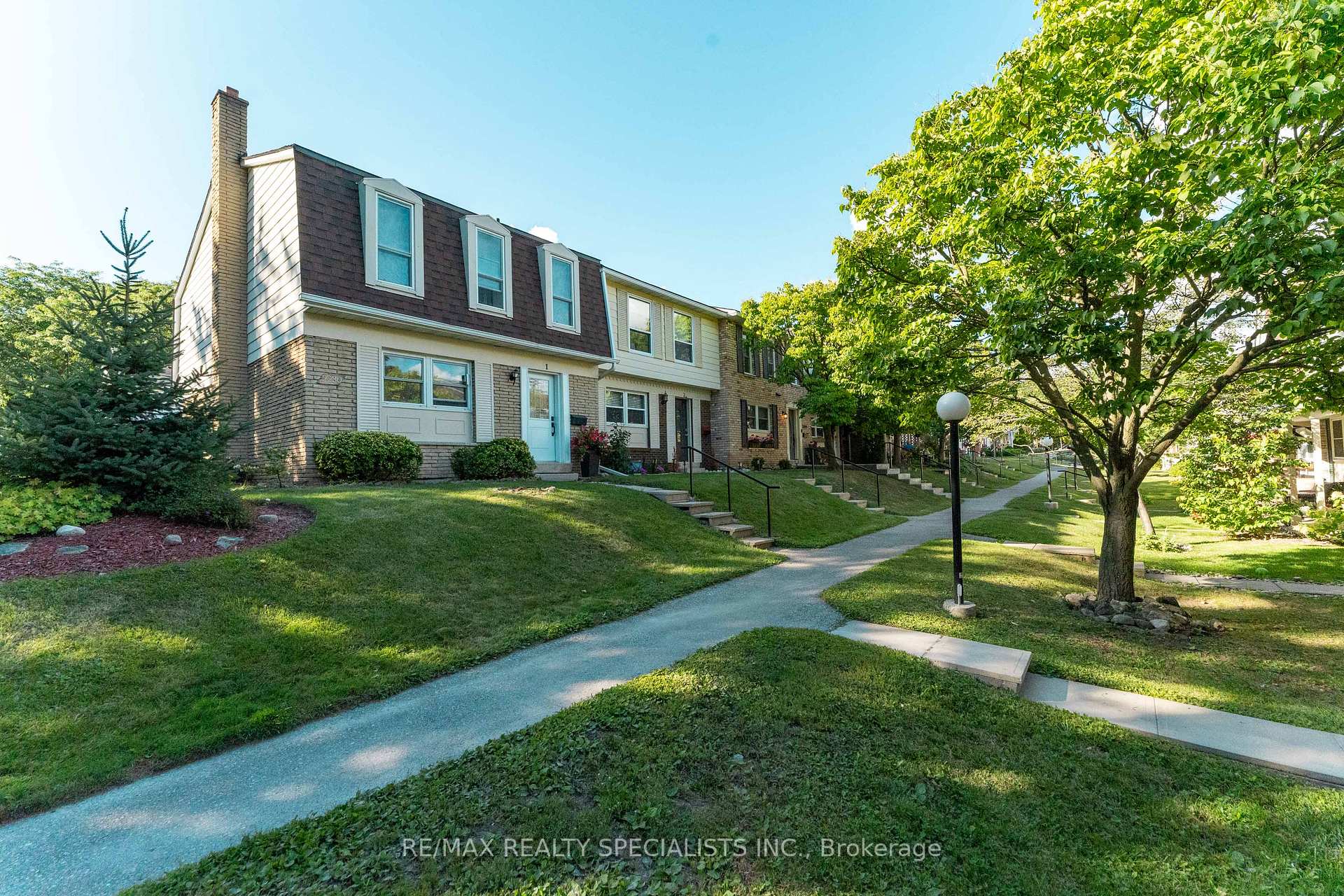 Photo 40 of Unit 3, 2230 Upper Middle Road, Burlington, Brant Hills — HOMEH