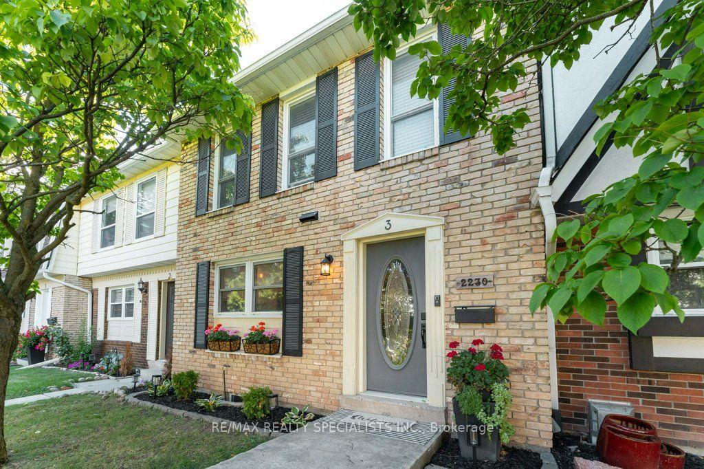 Photo 1 of Unit 3, 2230 Upper Middle Road, Burlington, Brant Hills — HOMEH