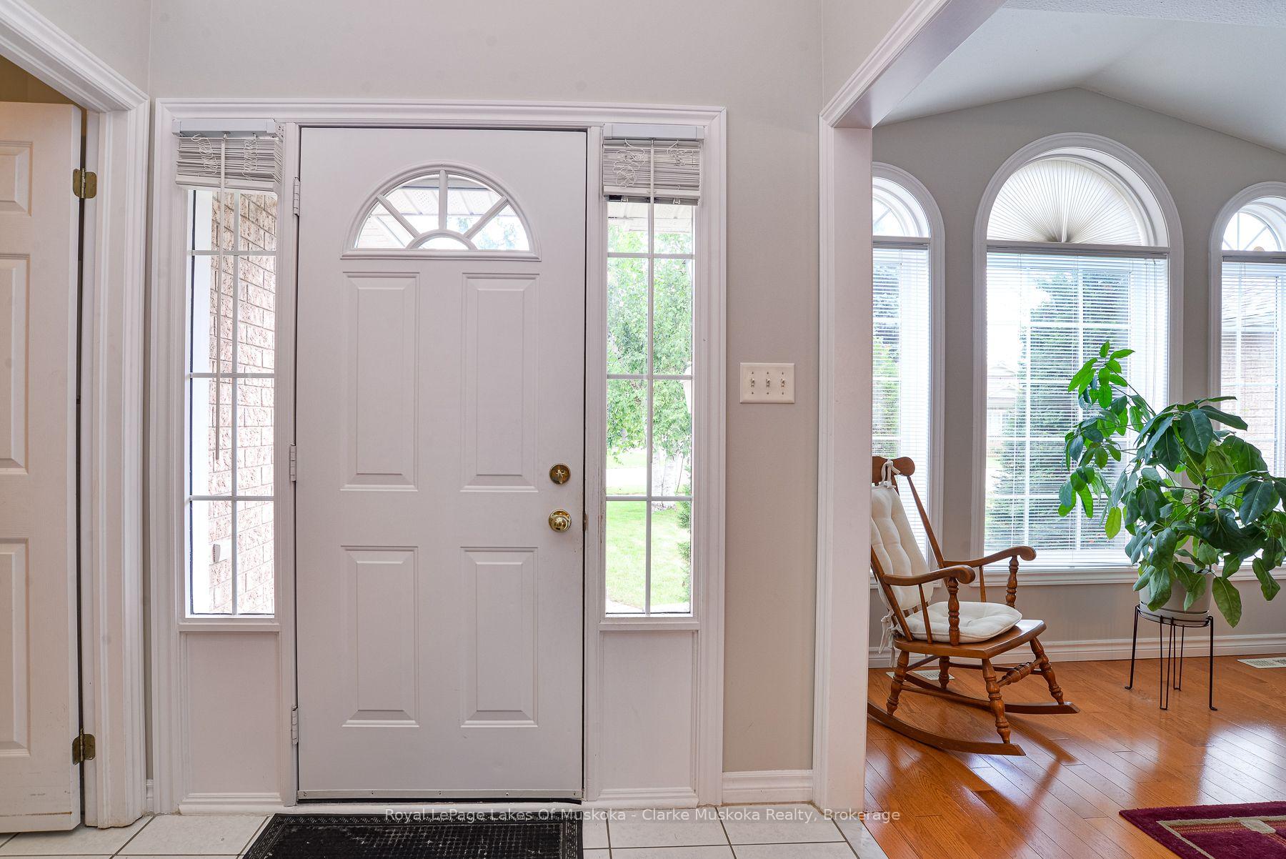 Photo 6 of 14 Palmer Drive, Barrie, East Bayfield — HOMEH