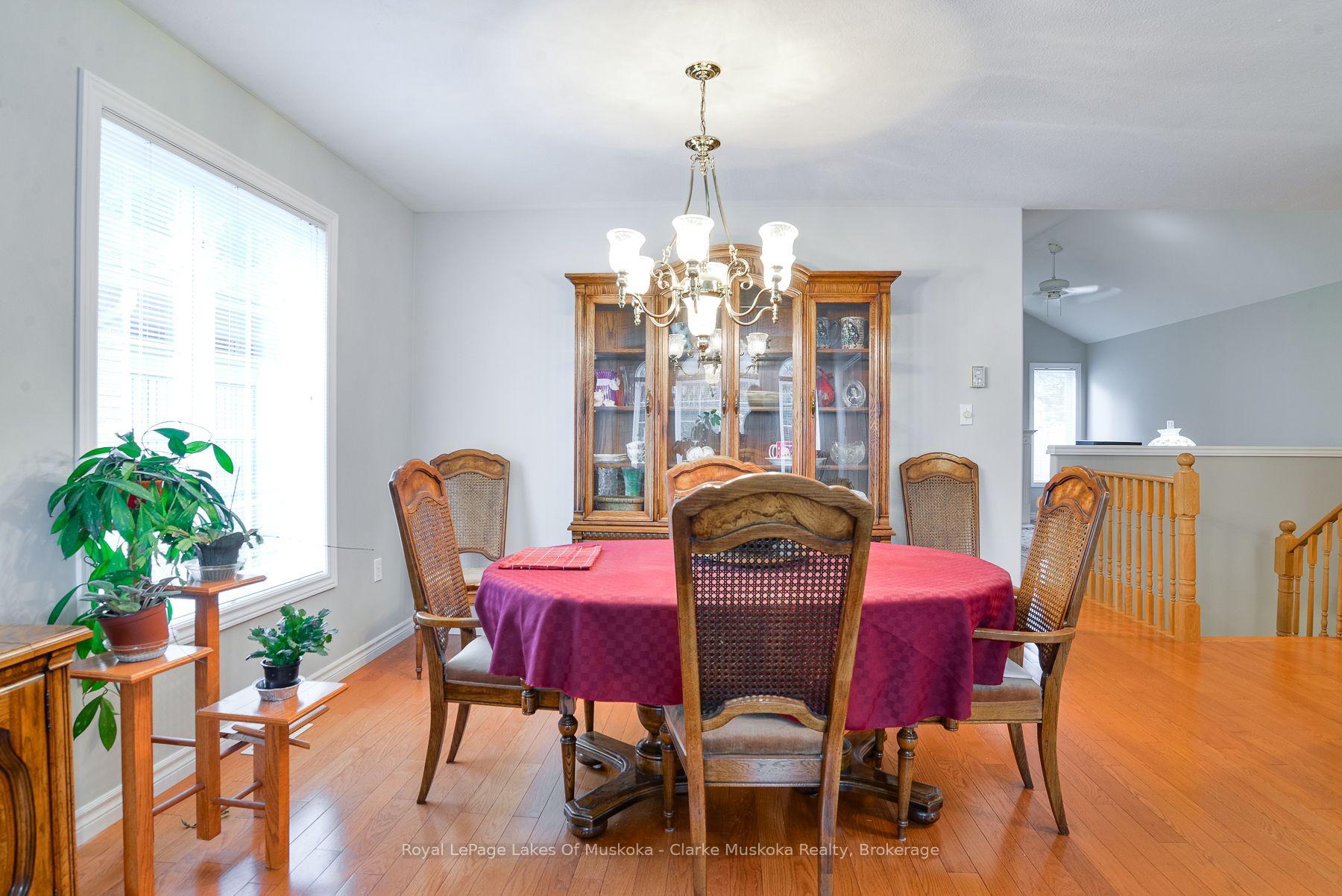 Photo 9 of 14 Palmer Drive, Barrie, East Bayfield — HOMEH