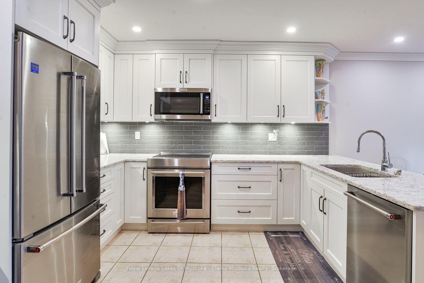 Photo 13 of 14 Palmer Drive, Barrie, East Bayfield — HOMEH