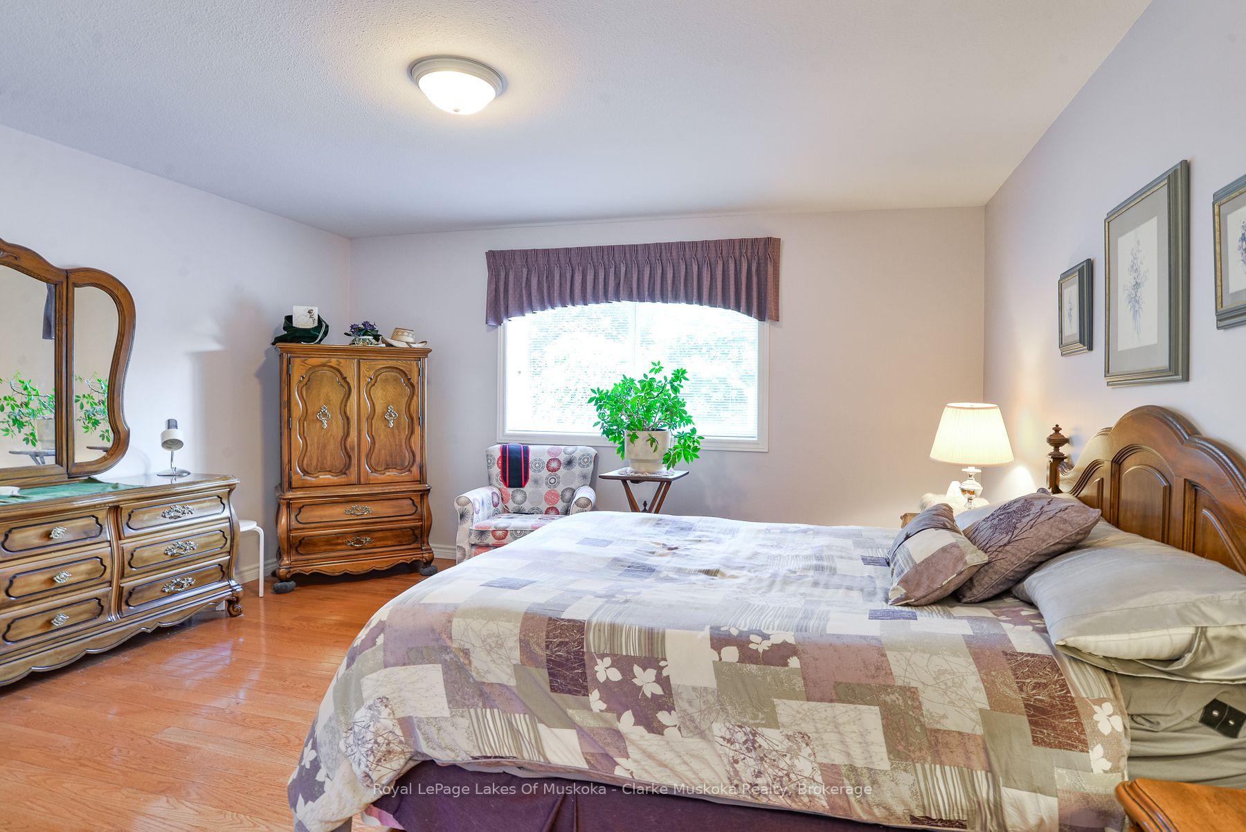 Photo 20 of 14 Palmer Drive, Barrie, East Bayfield — HOMEH