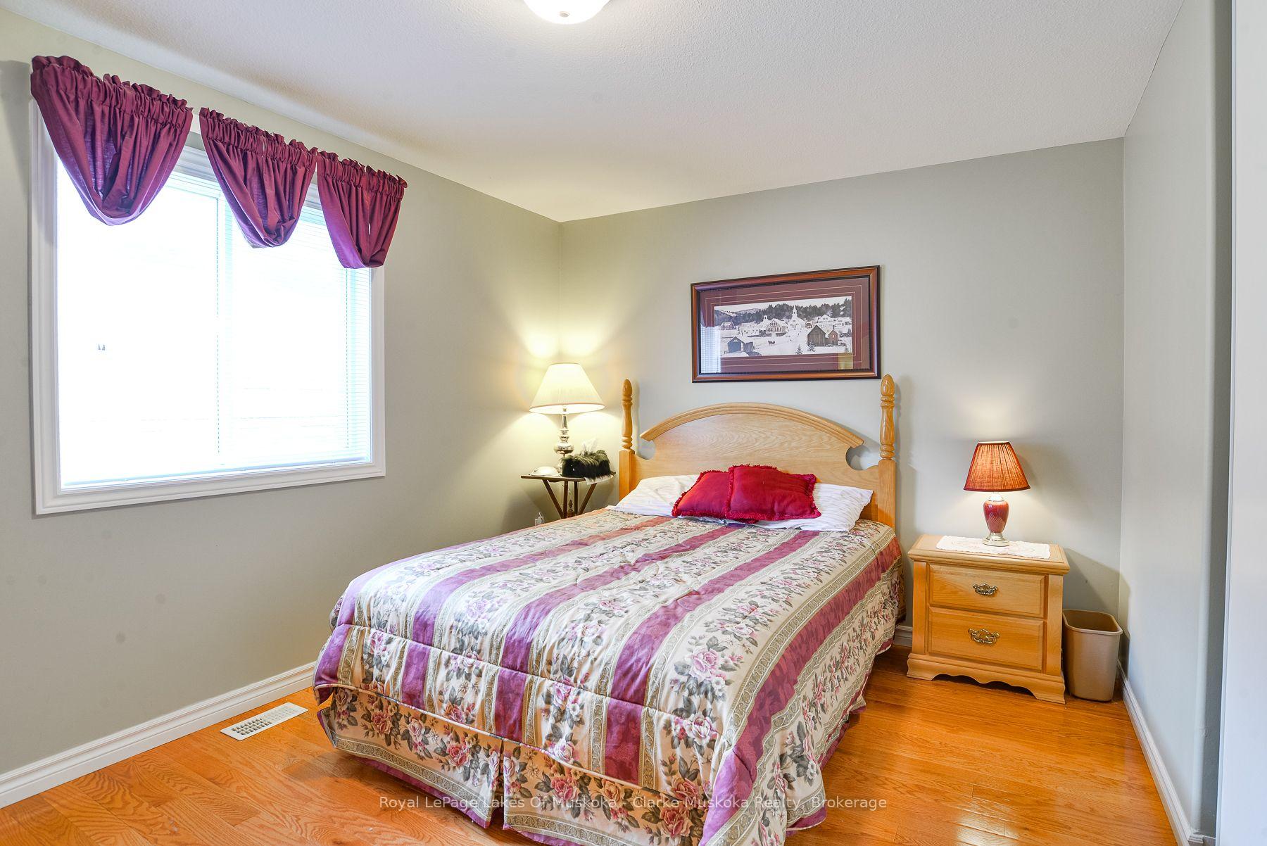 Photo 23 of 14 Palmer Drive, Barrie, East Bayfield — HOMEH