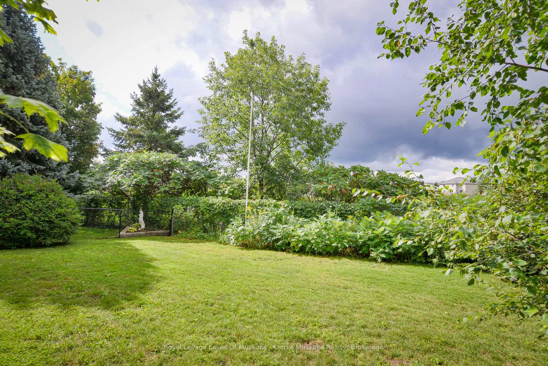 Photo 36 of 14 Palmer Drive, Barrie, East Bayfield — HOMEH