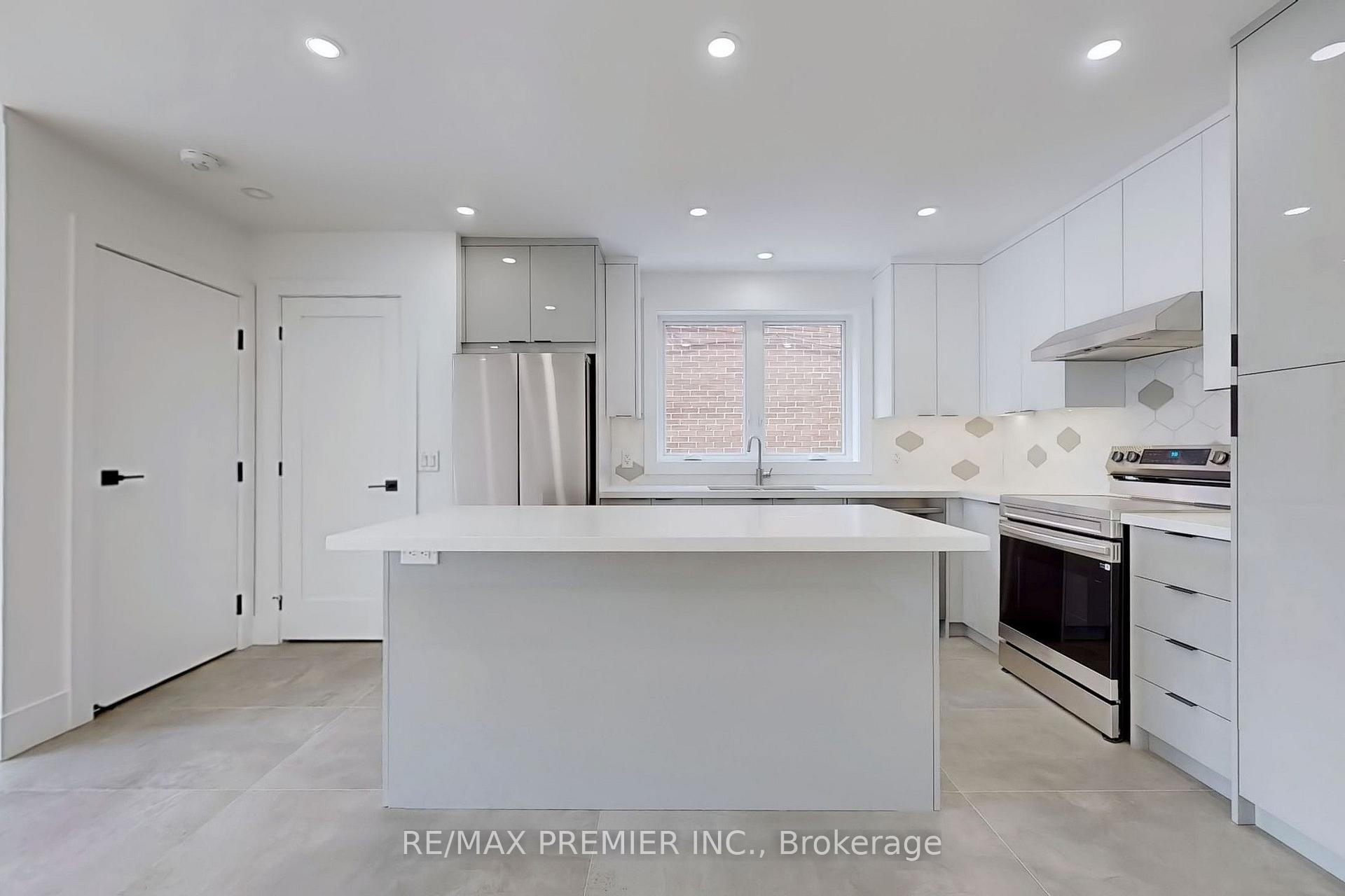 Photo 5 of Unit 1, 148 Lambton Avenue, Toronto, Rockcliffe-Smythe — HOMEH