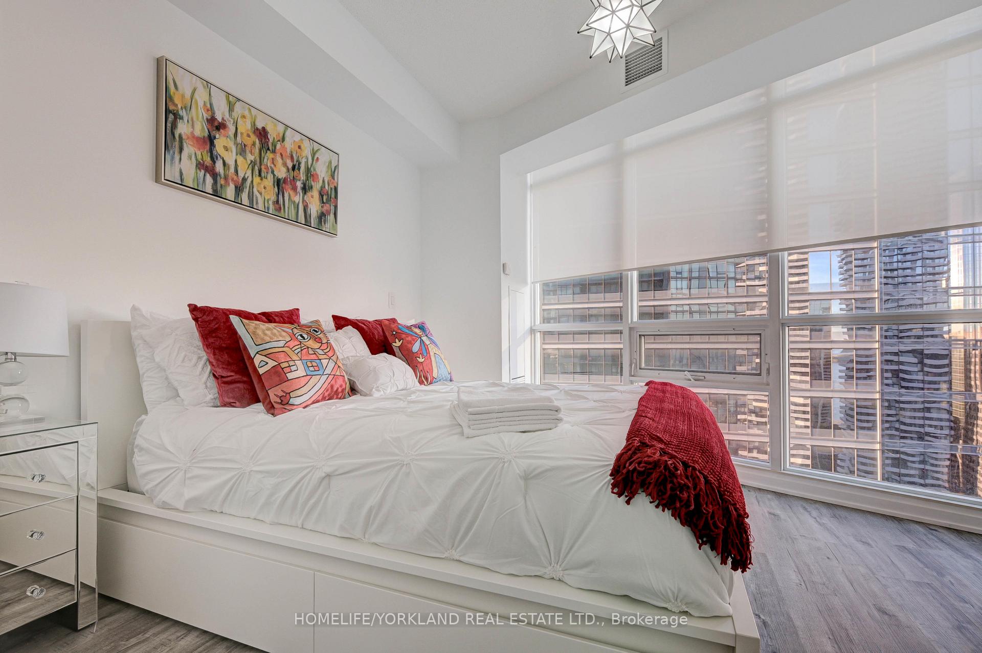 Photo 2 of Unit 3008, 65 Bremner Boulevard, Toronto, Waterfront Communities — HOMEH
