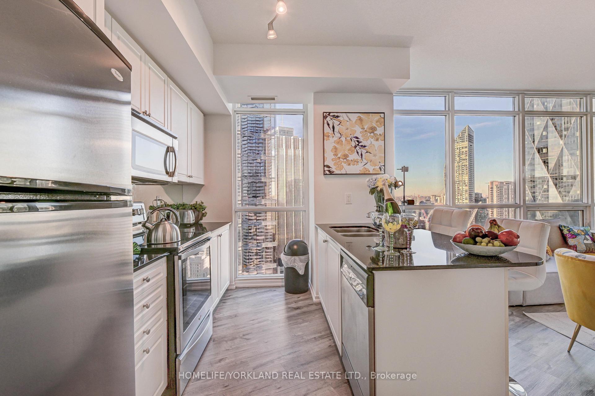 Photo 4 of Unit 3008, 65 Bremner Boulevard, Toronto, Waterfront Communities — HOMEH