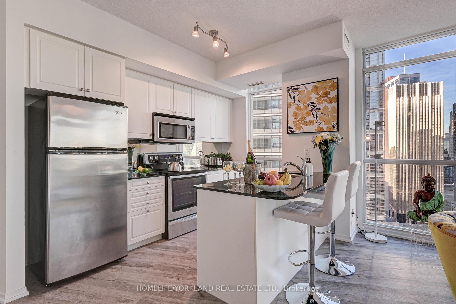 Photo 10 of Unit 3008, 65 Bremner Boulevard, Toronto, Waterfront Communities — HOMEH