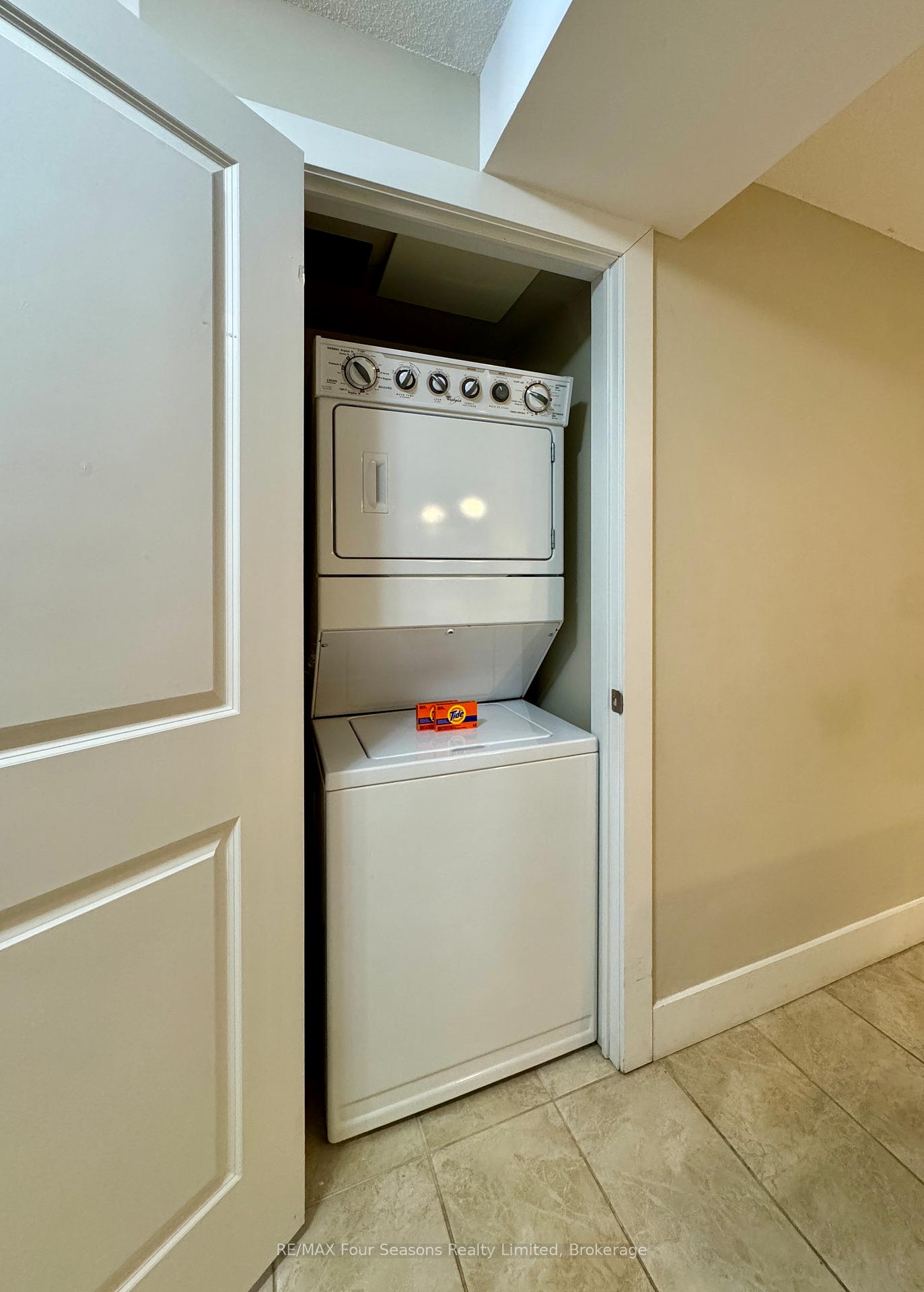 Photo 8 of Unit 5209, 9 Harbour Street E, Collingwood — HOMEH