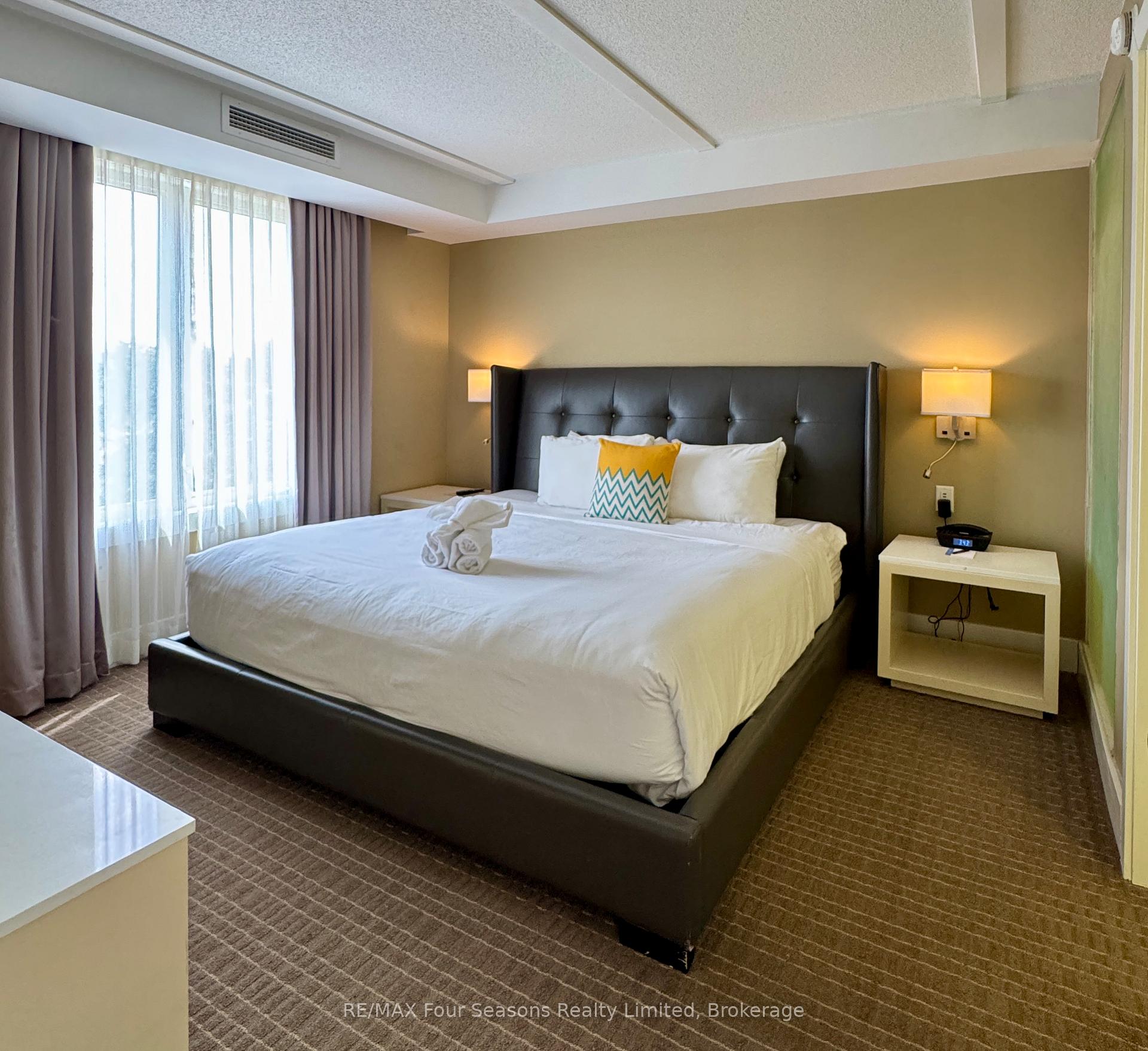 Photo 9 of Unit 5209, 9 Harbour Street E, Collingwood — HOMEH