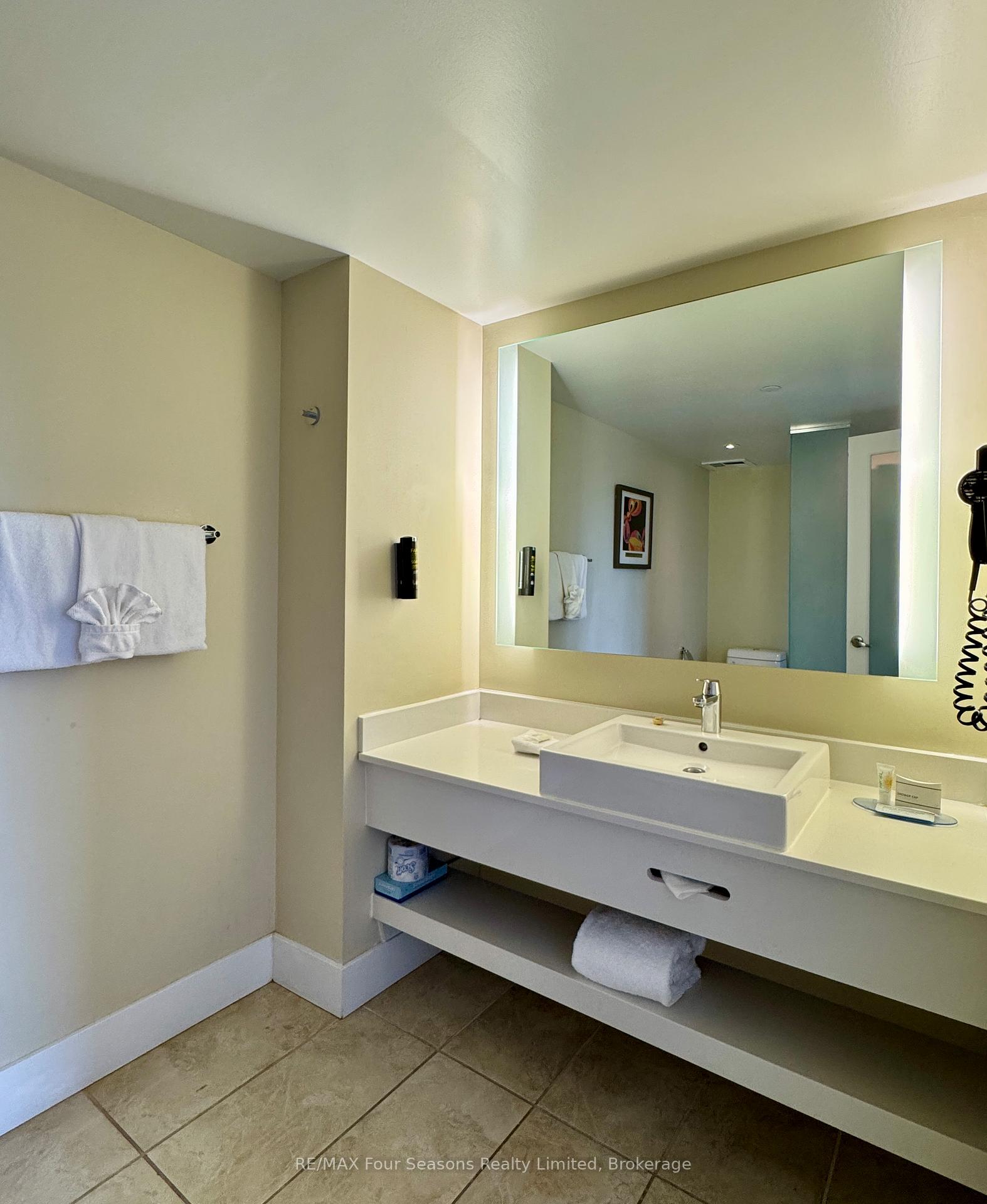 Photo 17 of Unit 5209, 9 Harbour Street E, Collingwood — HOMEH