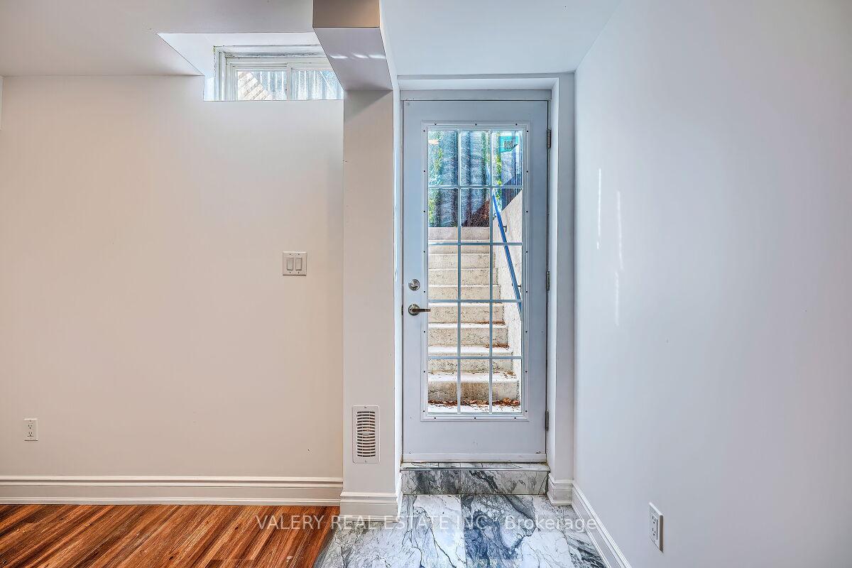 Photo 5 of 6891 Hickling Crescent E, Mississauga, Lisgar — HOMEH