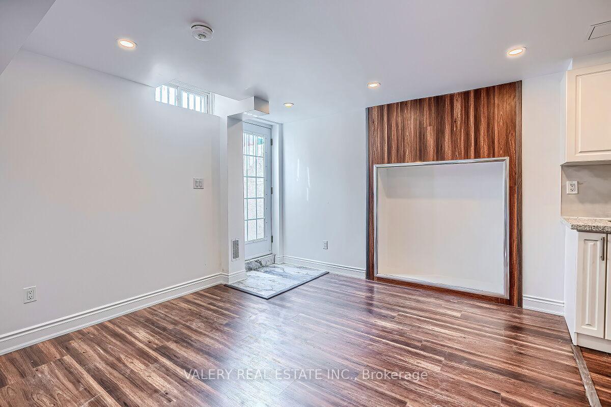Photo 12 of 6891 Hickling Crescent E, Mississauga, Lisgar — HOMEH
