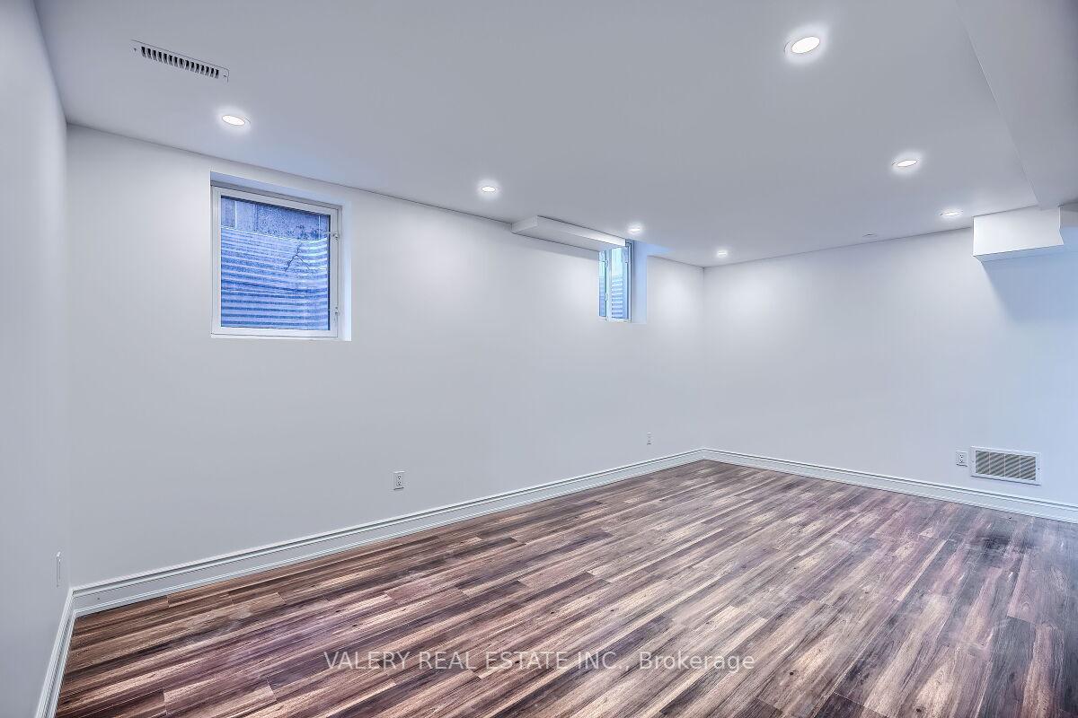 Photo 19 of 6891 Hickling Crescent E, Mississauga, Lisgar — HOMEH