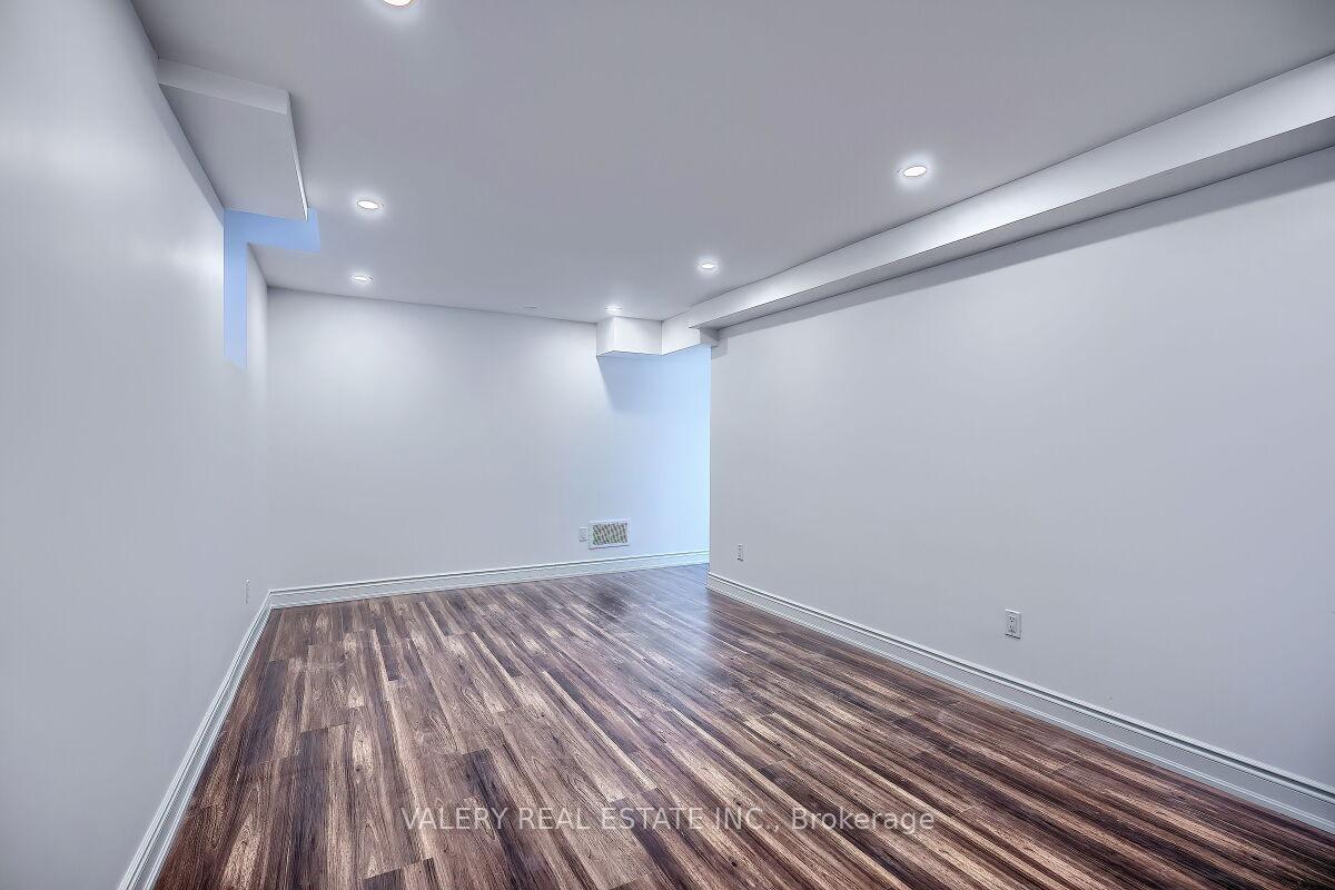 Photo 20 of 6891 Hickling Crescent E, Mississauga, Lisgar — HOMEH