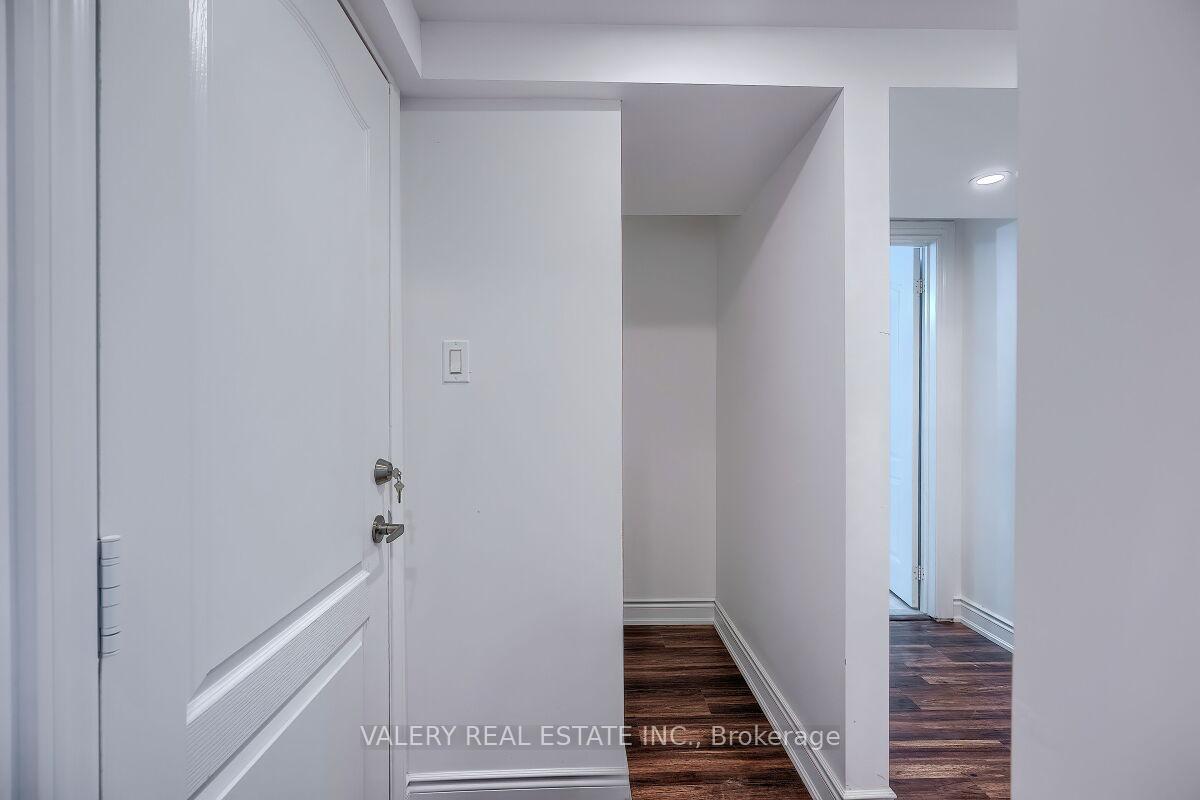 Photo 22 of 6891 Hickling Crescent E, Mississauga, Lisgar — HOMEH