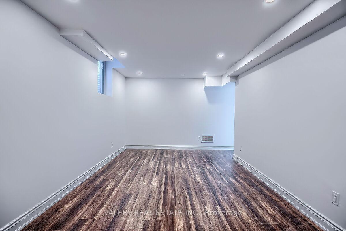 Photo 28 of 6891 Hickling Crescent E, Mississauga, Lisgar — HOMEH