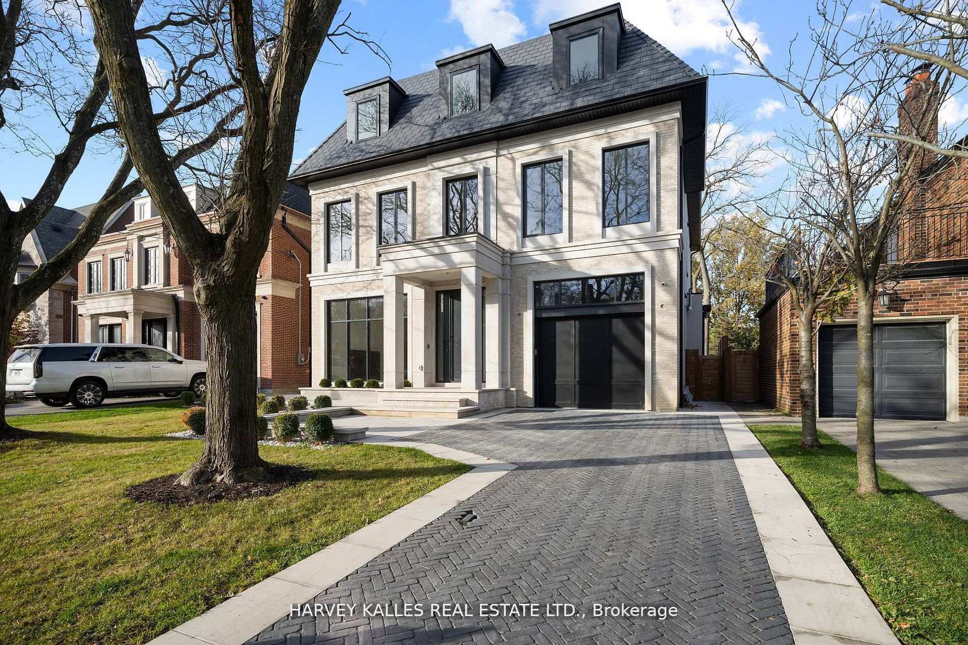 Photo of 370 Glengrove Avenue W